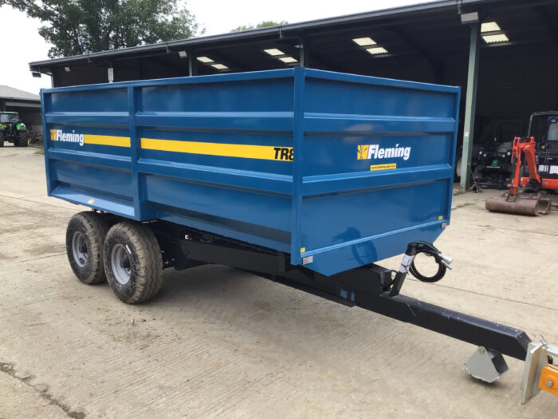 FLEMING TR8 8 TON TIPPING TRAILER - Image 2 of 7