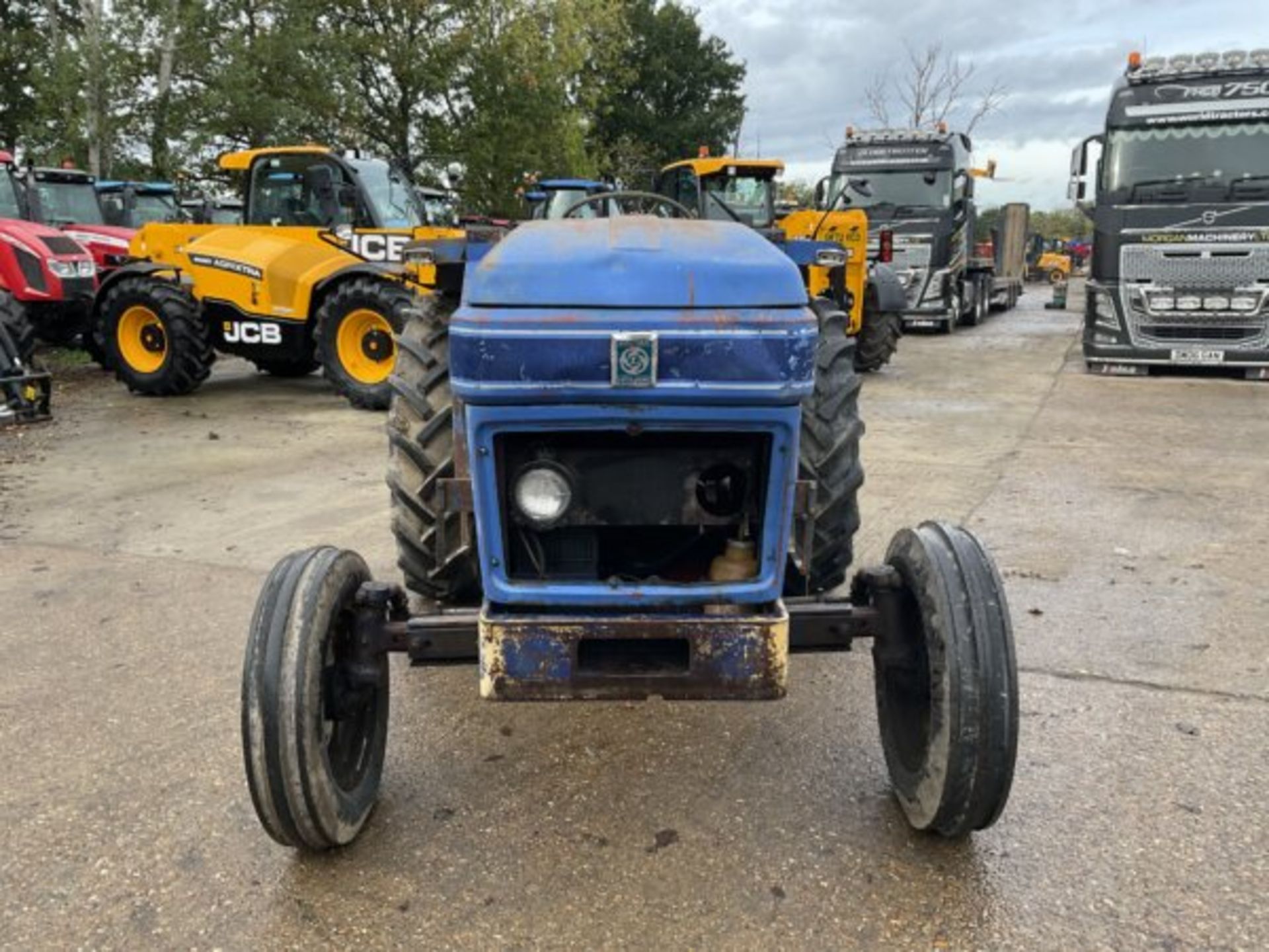 YEAR 1992 – K REG LEYLAND 253 TRACTOR. COMES WITH PART CAB. 3 CYLINDER PERKINS ENGINE - Image 2 of 14