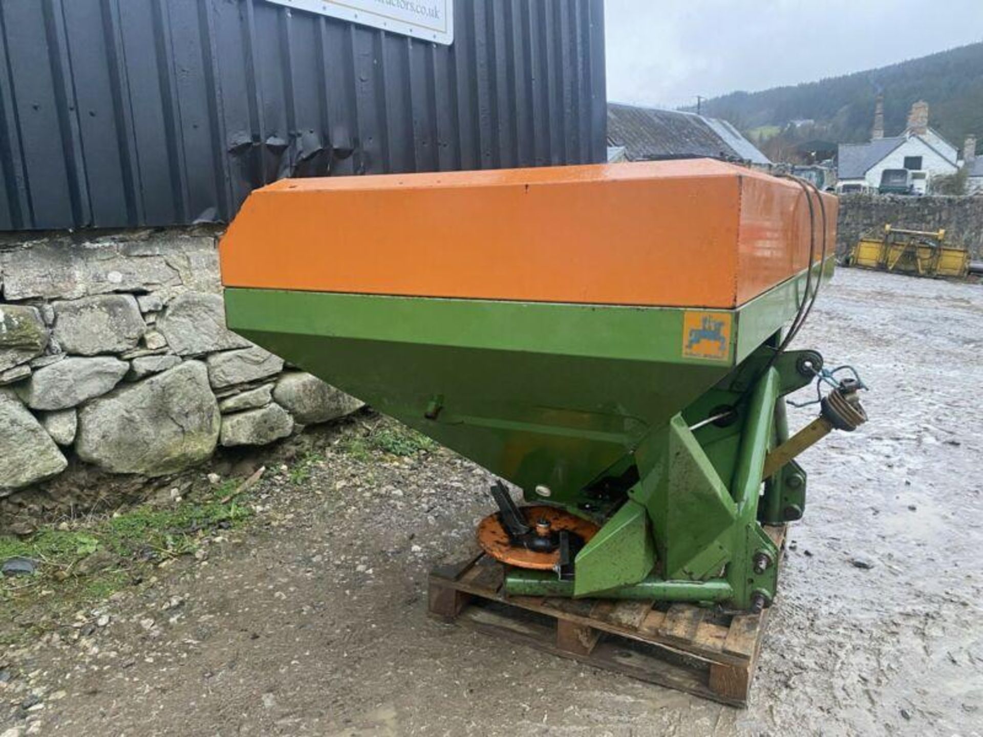 AMAZONE ZA-U 1801: FERTILISE WITH PRECISION - MECHANICALLY PERFECTED - Bild 3 aus 7