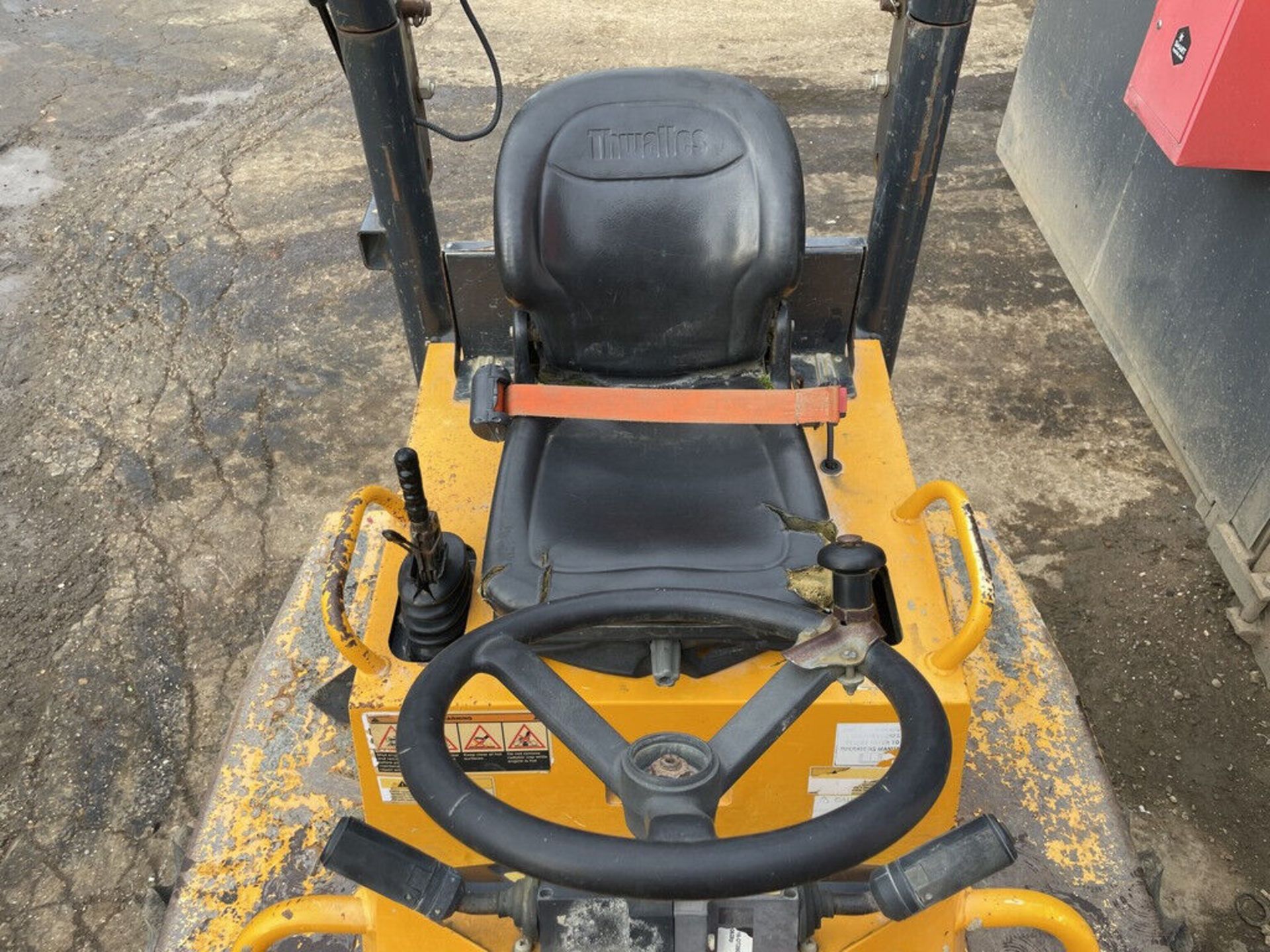 EFFICIENT EARTHMOVER: 2018 THWAITES 3 TONNE HYDROSTATIC DUMPER - Image 5 of 8