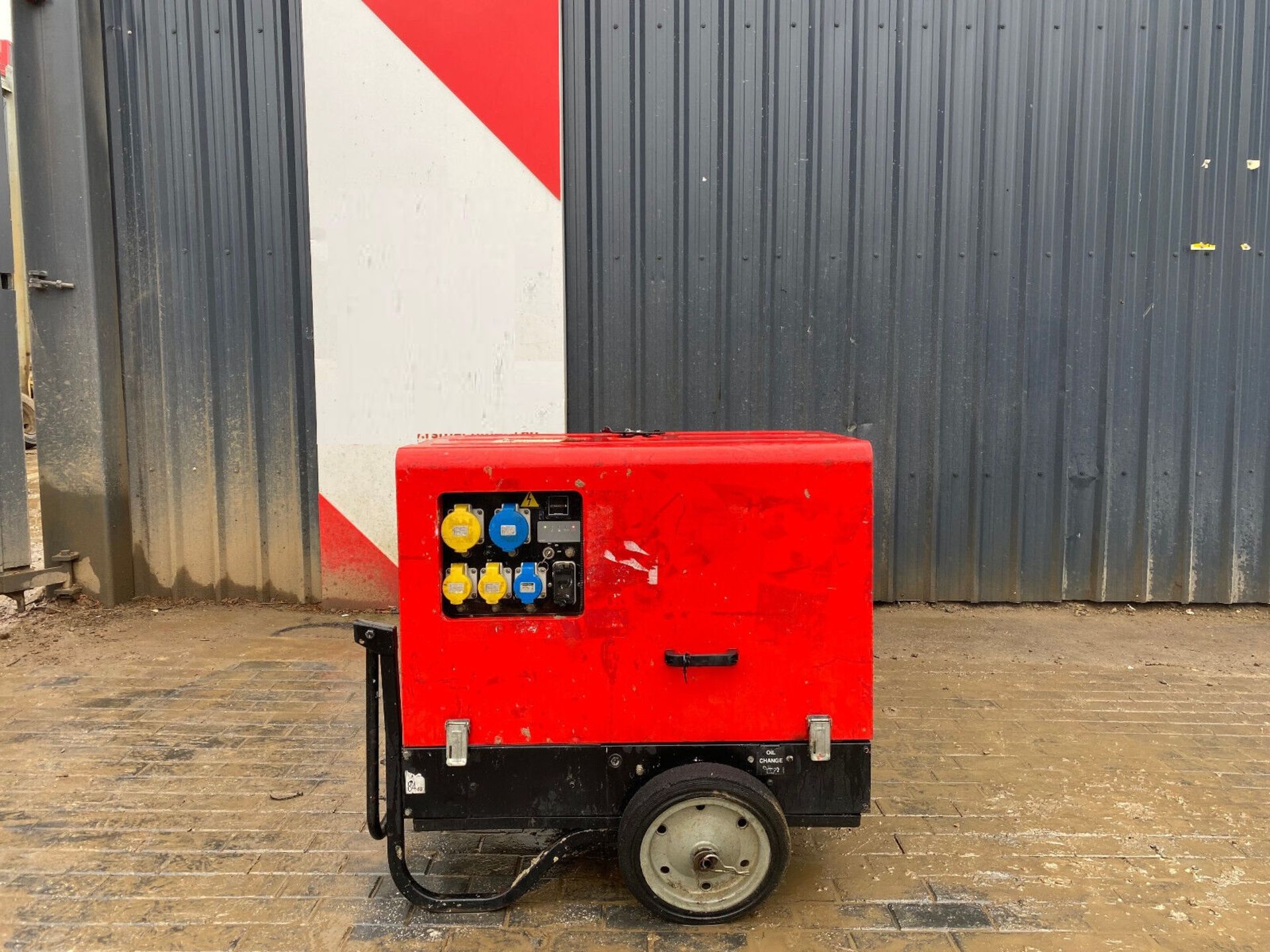 GENERATOR PRAMAC P6000 SILENT - Bild 9 aus 10