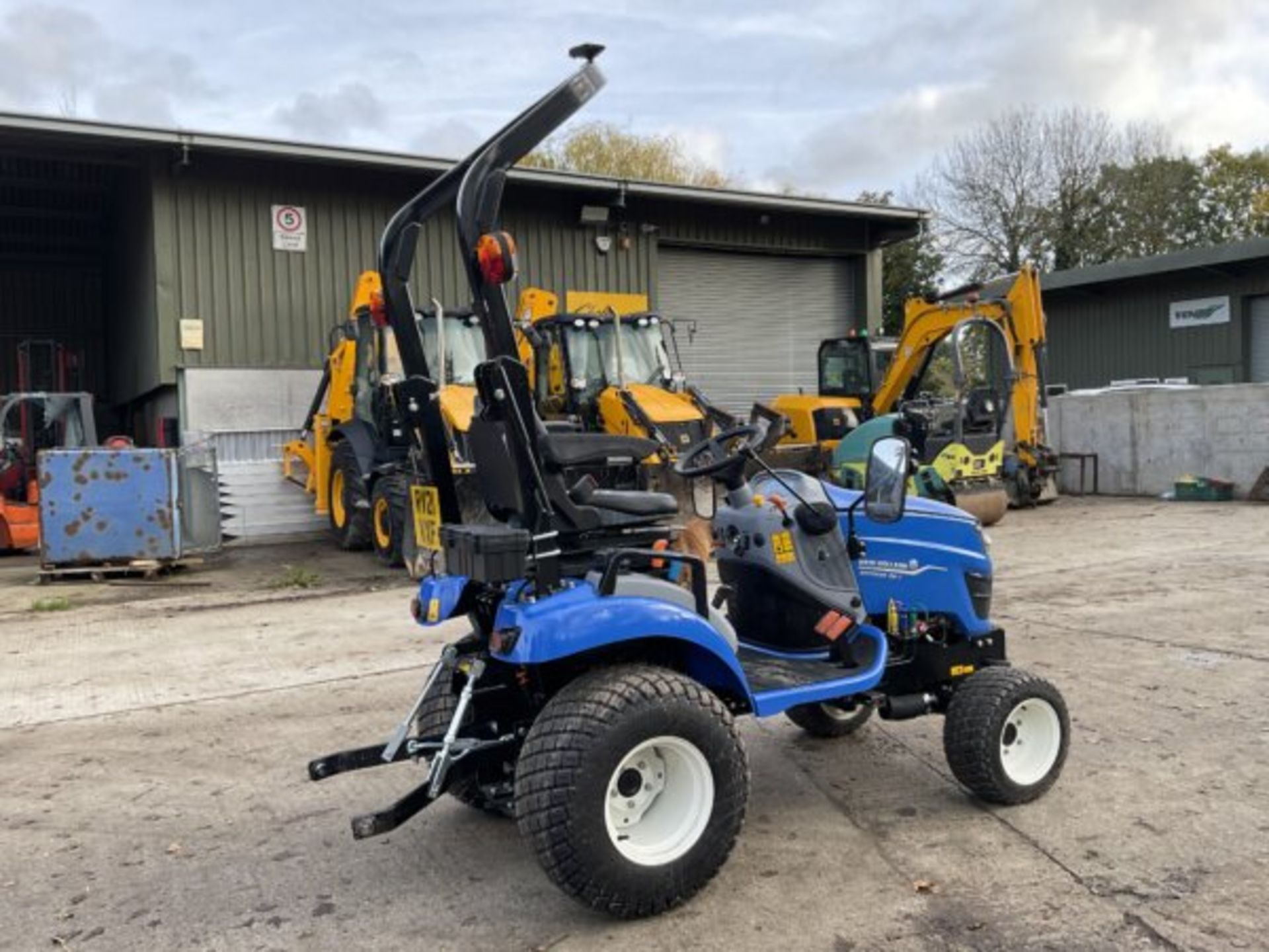 YEAR 2021 – 21 REG NEW HOLLAND BOOMER 25C. 2 & 4 WD. - Image 3 of 10