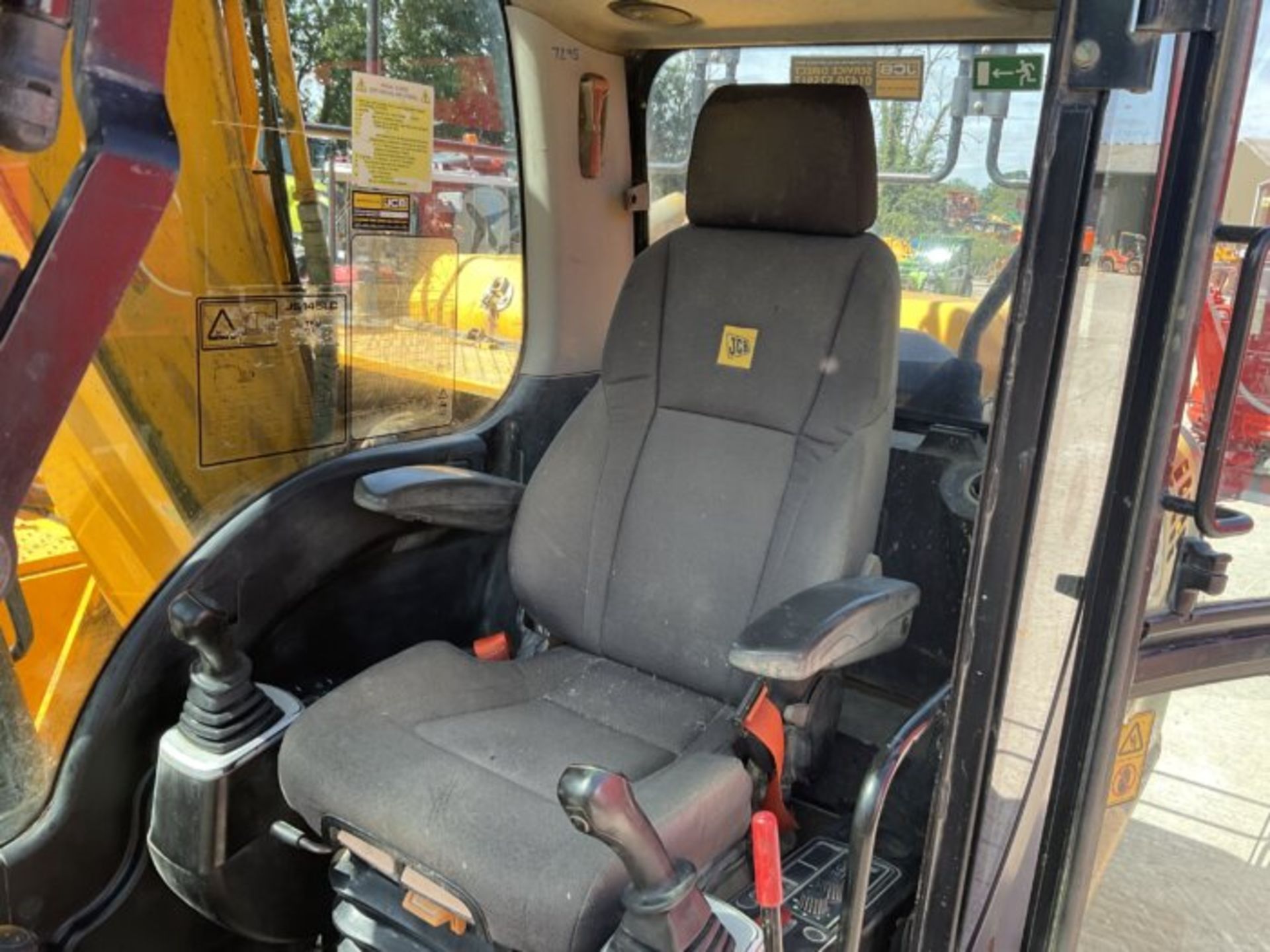 2014 JCB JS 145 LC - Bild 2 aus 9