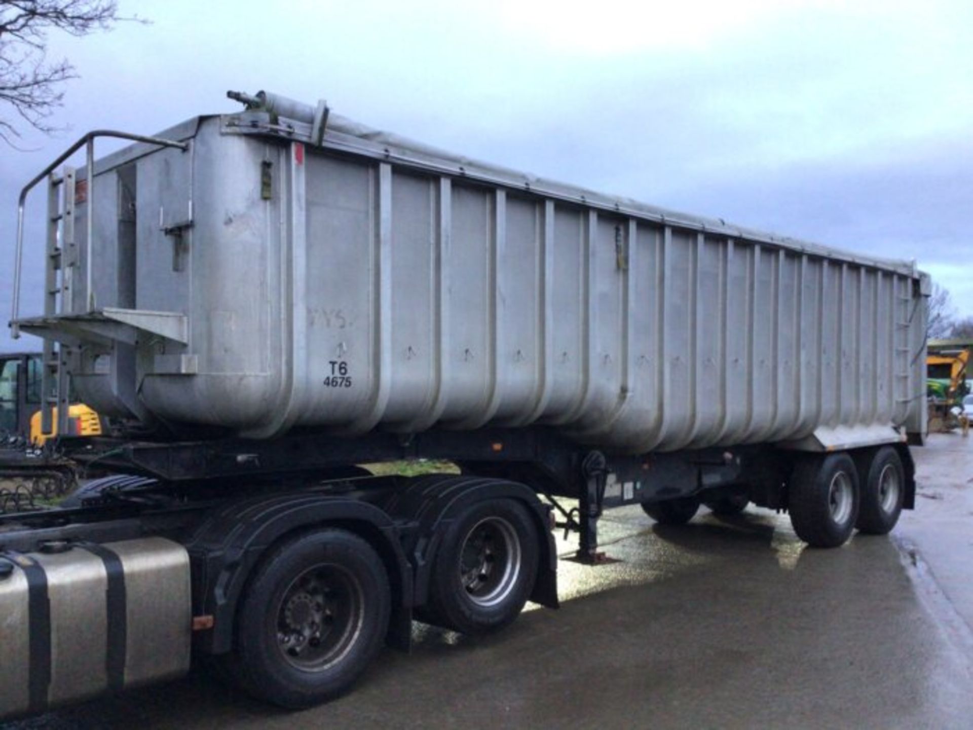 CRANE FRUEHAUF BULK TIPPER TRAILER