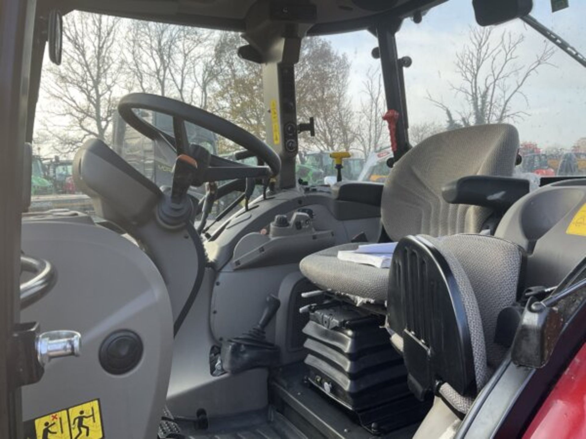 CASE IH 95C FARMALL - Image 11 of 11