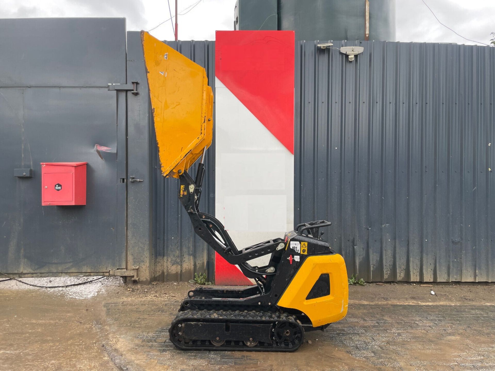 2018 JCB DUMPSTER HTD5: TRACKED MINI DUMPER POWERHOUSE - Bild 2 aus 9