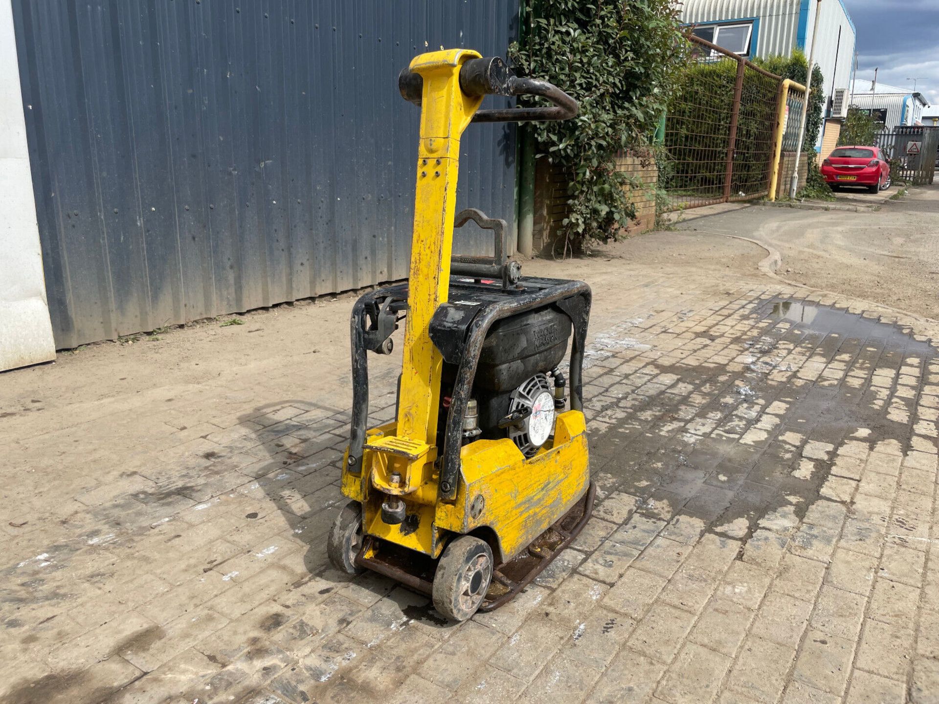 WACKER NEUSON DPU 2540H: PAVING THE WAY IN 2011 - Bild 6 aus 6