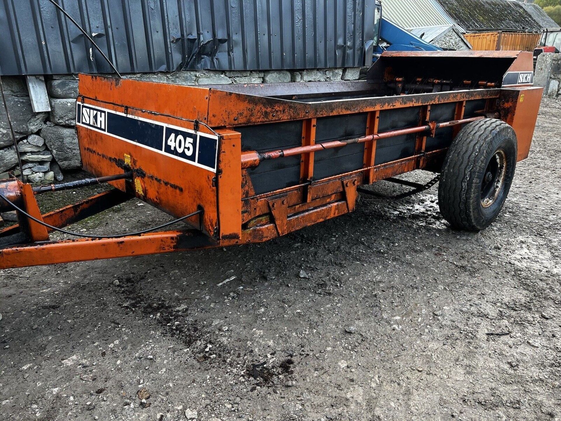 SKH 405 REAR DISCHARGE MUCK SPREADER