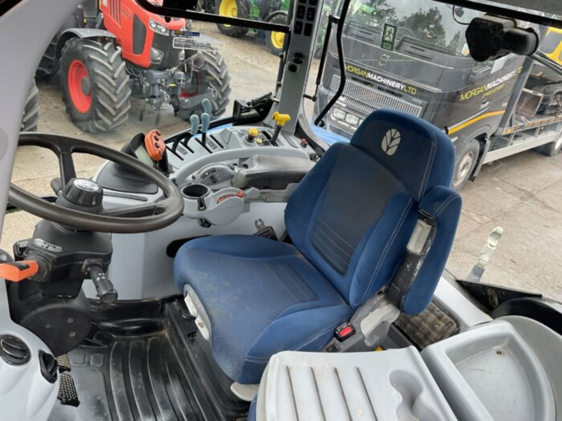 NEW HOLLAND T7.245 - Bild 4 aus 11