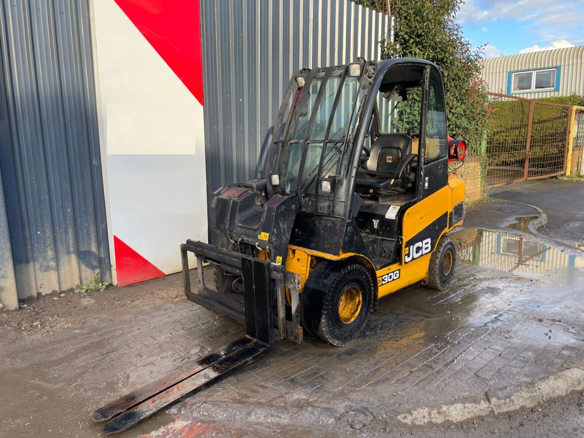 2013 JCB TELETRUK TLT30G: LPG POWER WITH 3000 KG PAYLOAD - Image 5 of 9