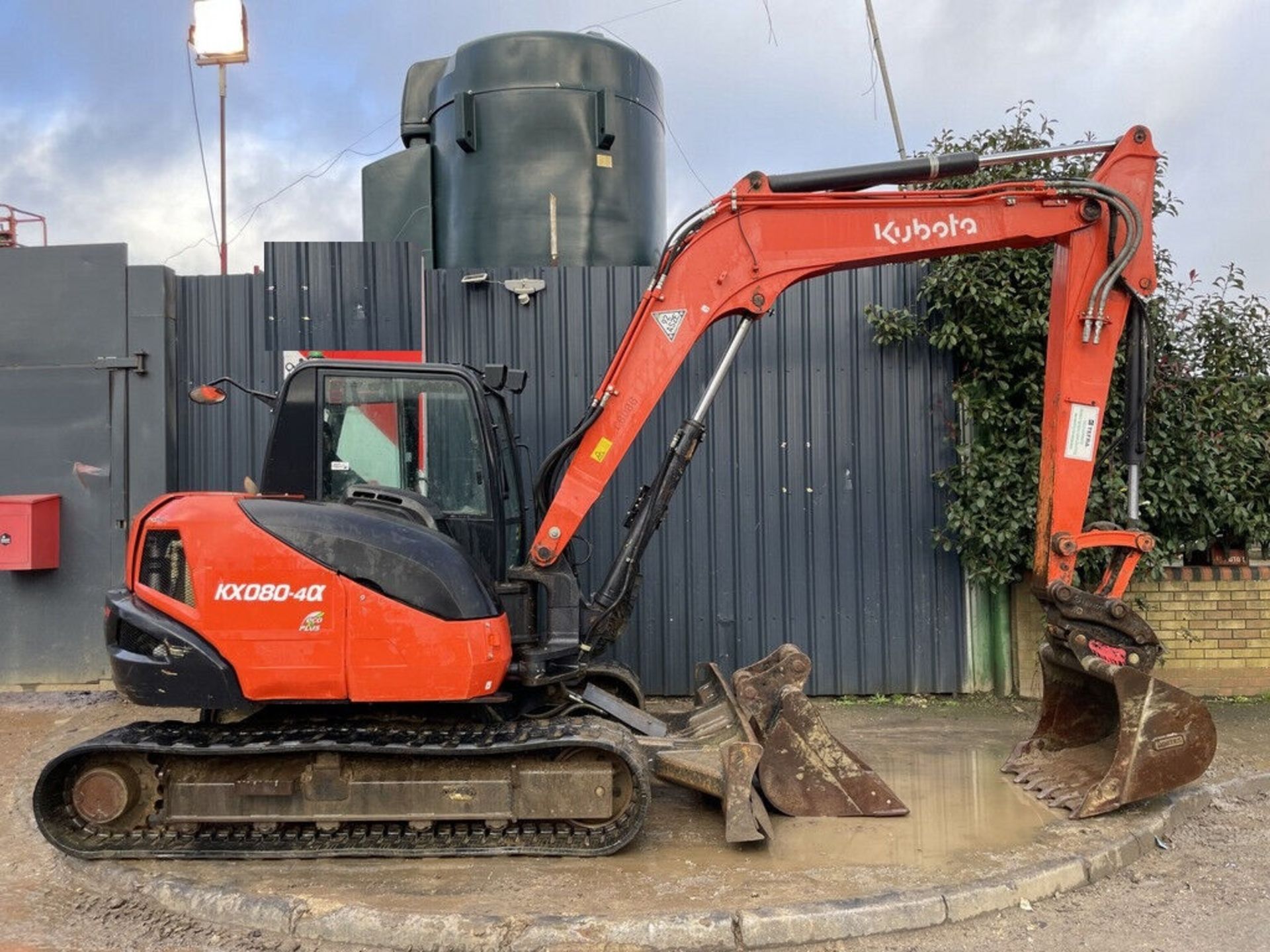 TWIN SPEED TRIUMPH: KUBOTA KX080-4 2018 - HYDRAULIC QUICK HITCH - Image 8 of 9