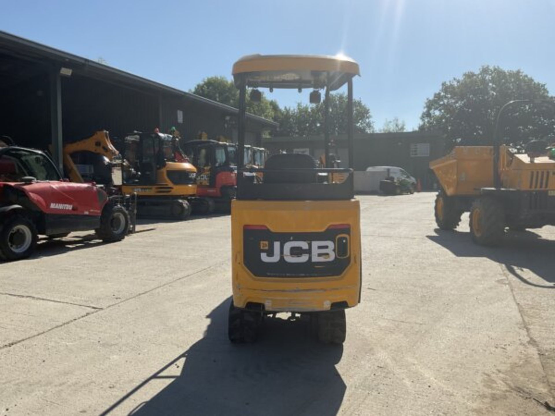 YEAR 2019. 857 HOURS. JCB 15 C-1 - Image 4 of 8