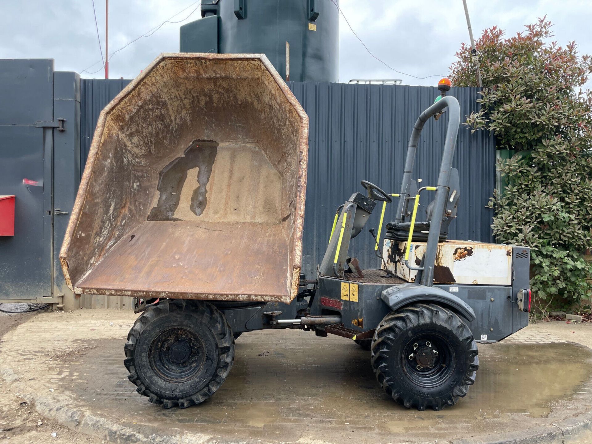 2014 MODEL YEAR TEREX TA3S: LOW-HOUR 4X4 SWIVEL DUMPER - Image 2 of 10