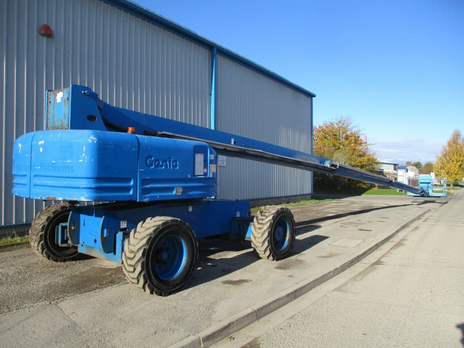 GENIE S85: SOARING HEIGHTS WITH 27.9M CHERRY PICKER - Bild 10 aus 13