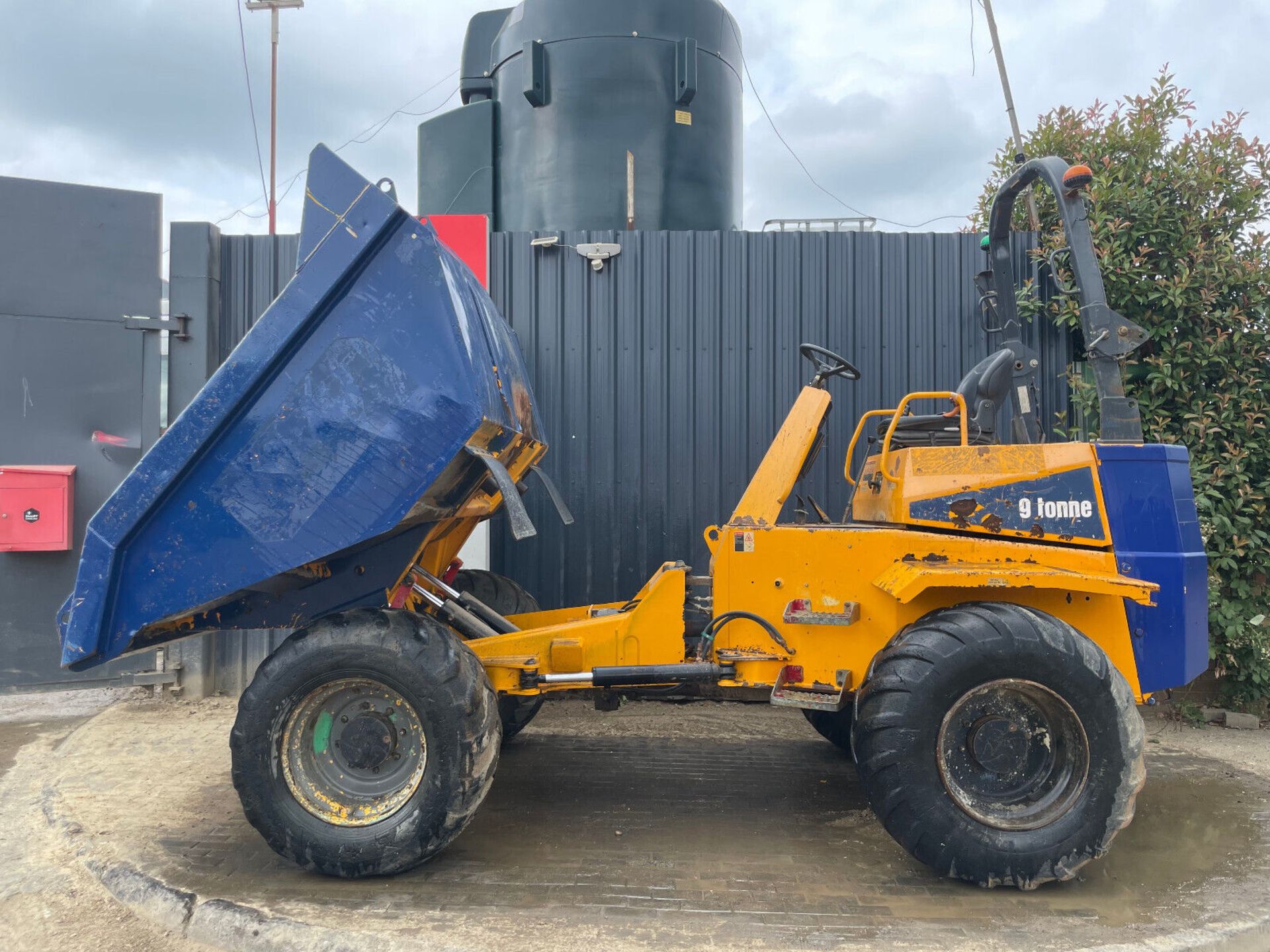 2016 THWAITES 9 TONNE DUMPER: ROBUST PERFORMANCE WITH 5622 HOURS