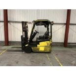 ELECTRIC - 3 WHEELS CAT LIFT TRUCKS FB16NT *CHARGER INCLUDED