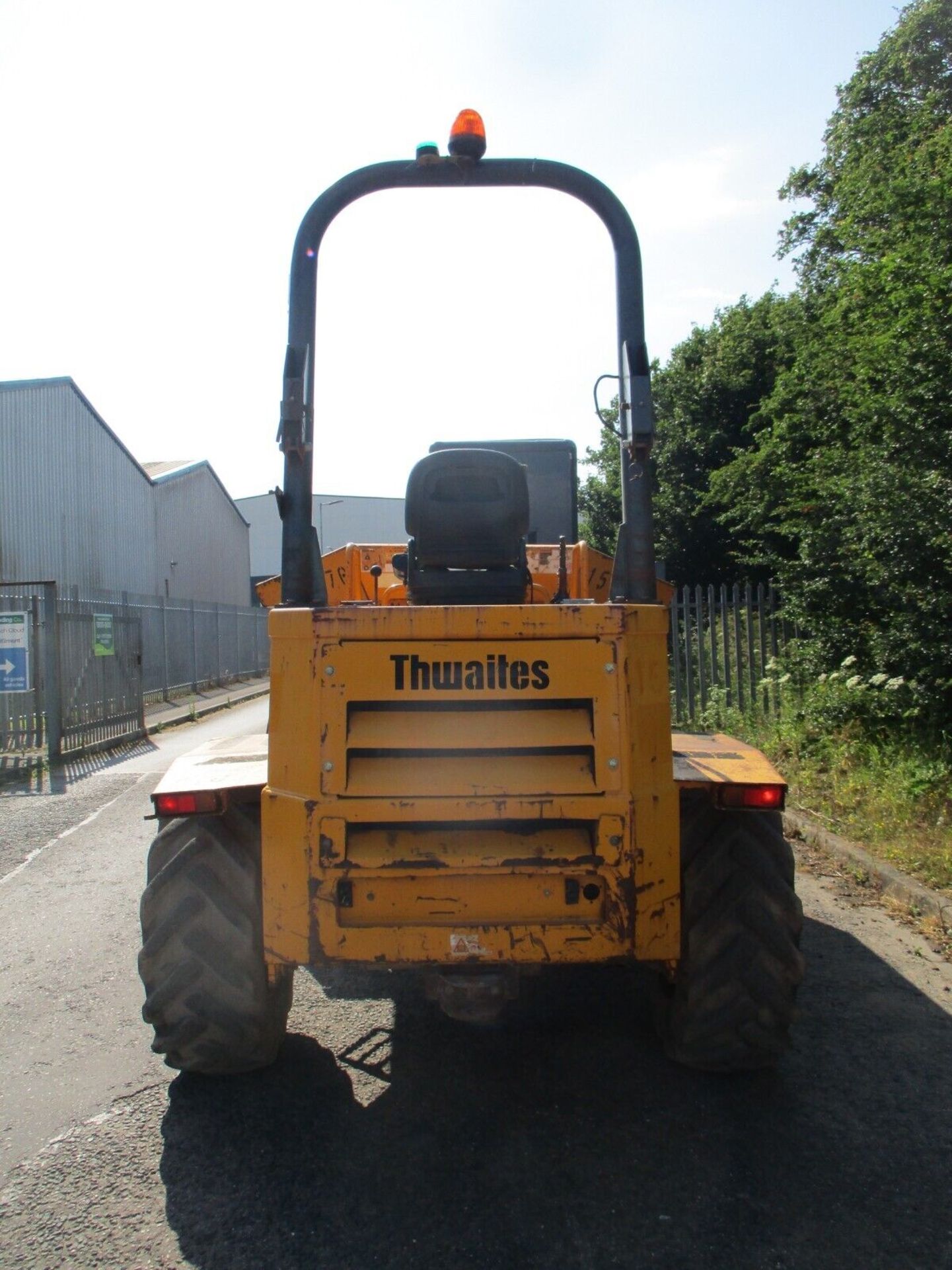 2012 THWAITES 6-TON DUMPER: THE SWIVEL SKIP SPECIALIST - Bild 4 aus 13