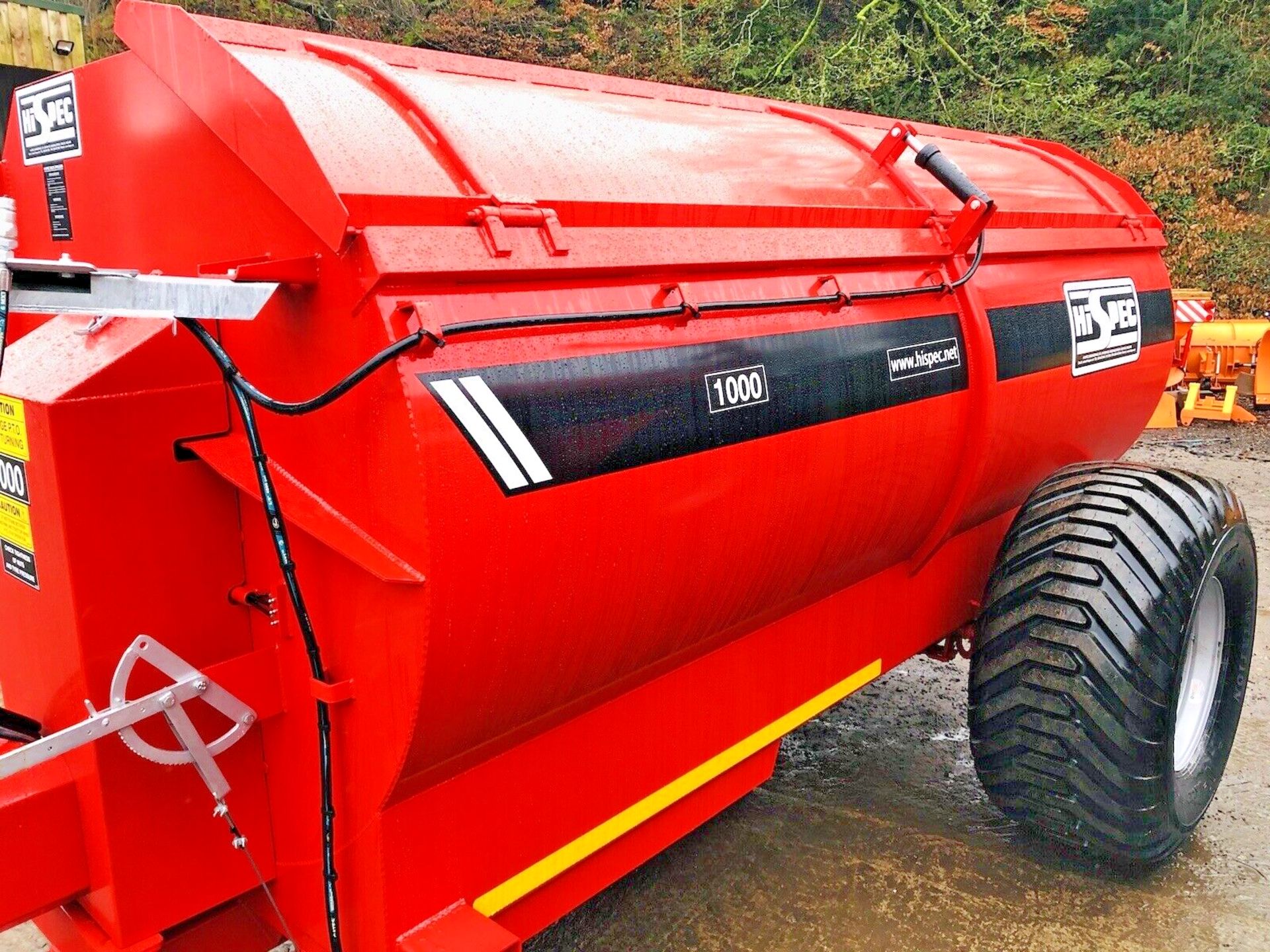 NEW HISPEC 1000 / 10 CUBE BARREL MUCK DUNG SPREADER - Image 3 of 8