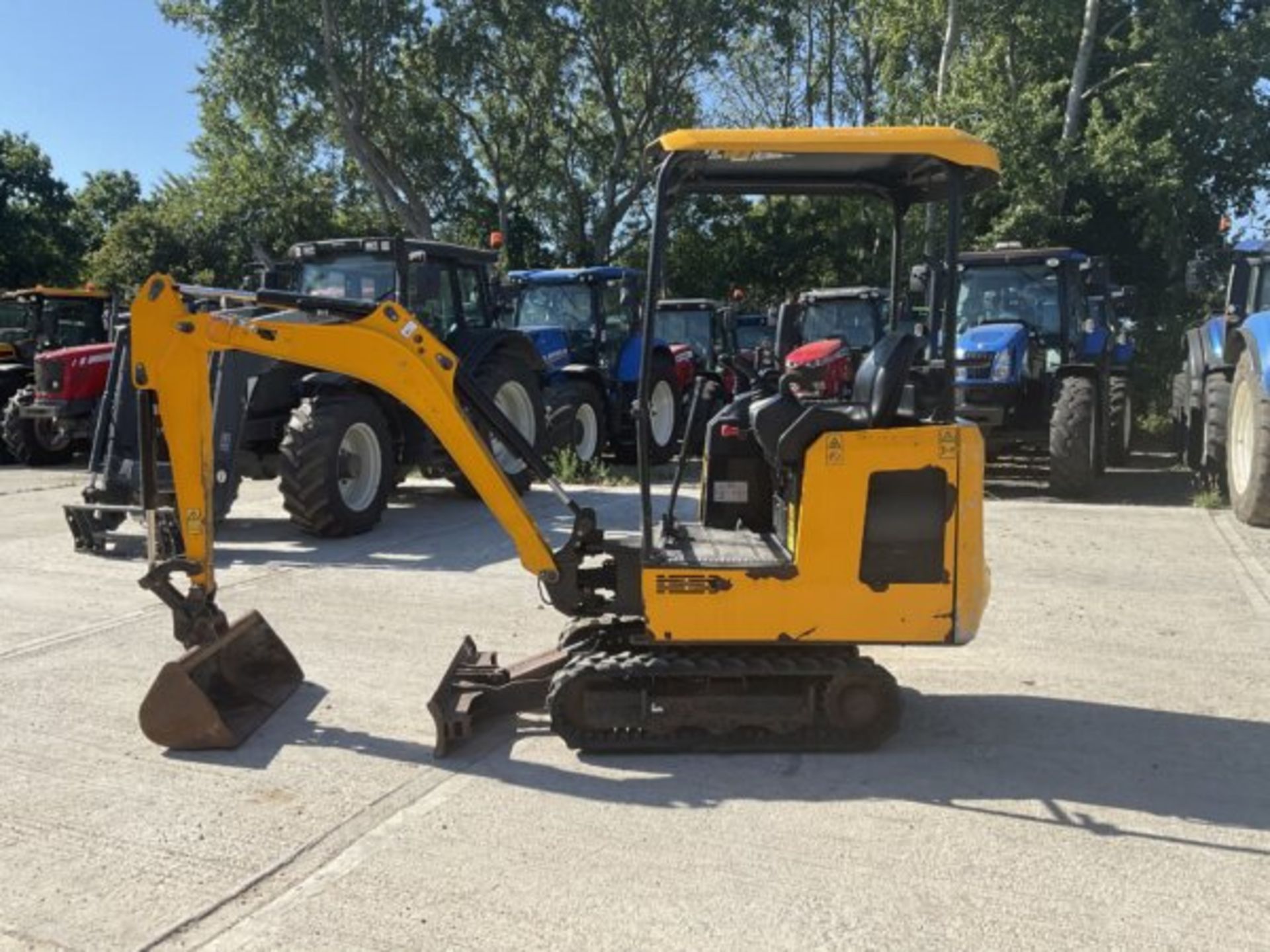 2019 JCB 15C-1 - Bild 8 aus 8