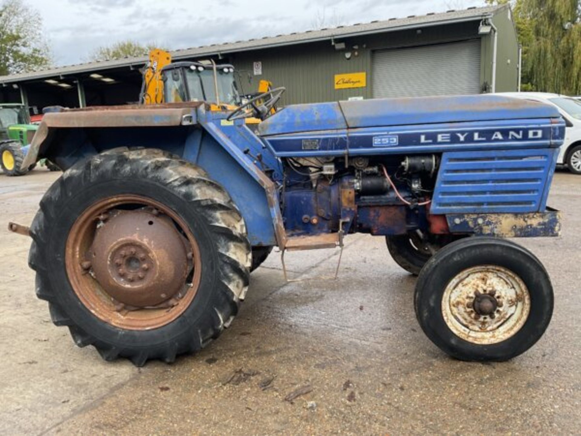YEAR 1992 – K REG LEYLAND 253 TRACTOR. COMES WITH PART CAB. 3 CYLINDER PERKINS ENGINE - Image 13 of 14