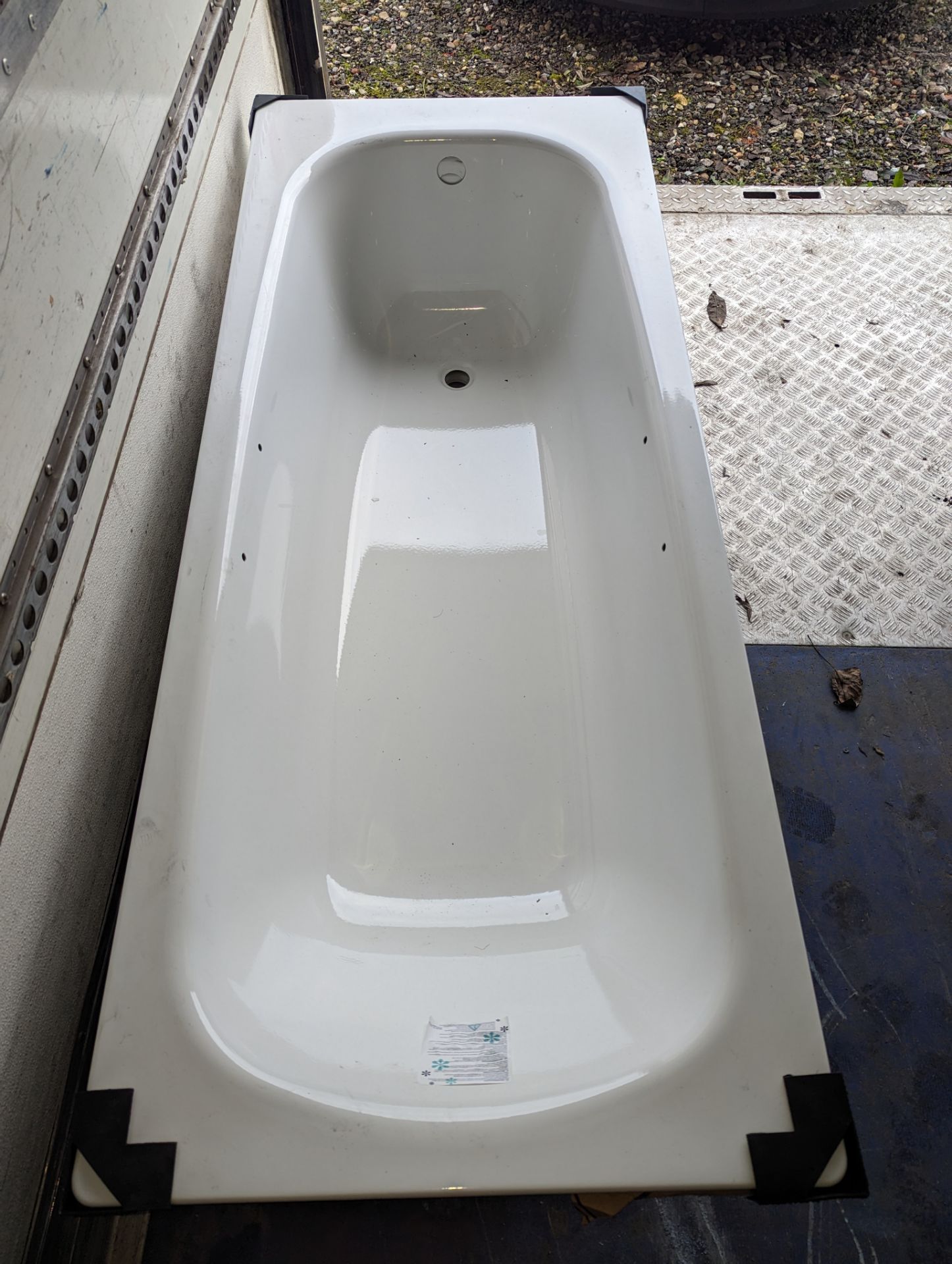 5 X STEEL BATH TUBS WITH LEGSETS AND GRIPS - Bild 3 aus 4