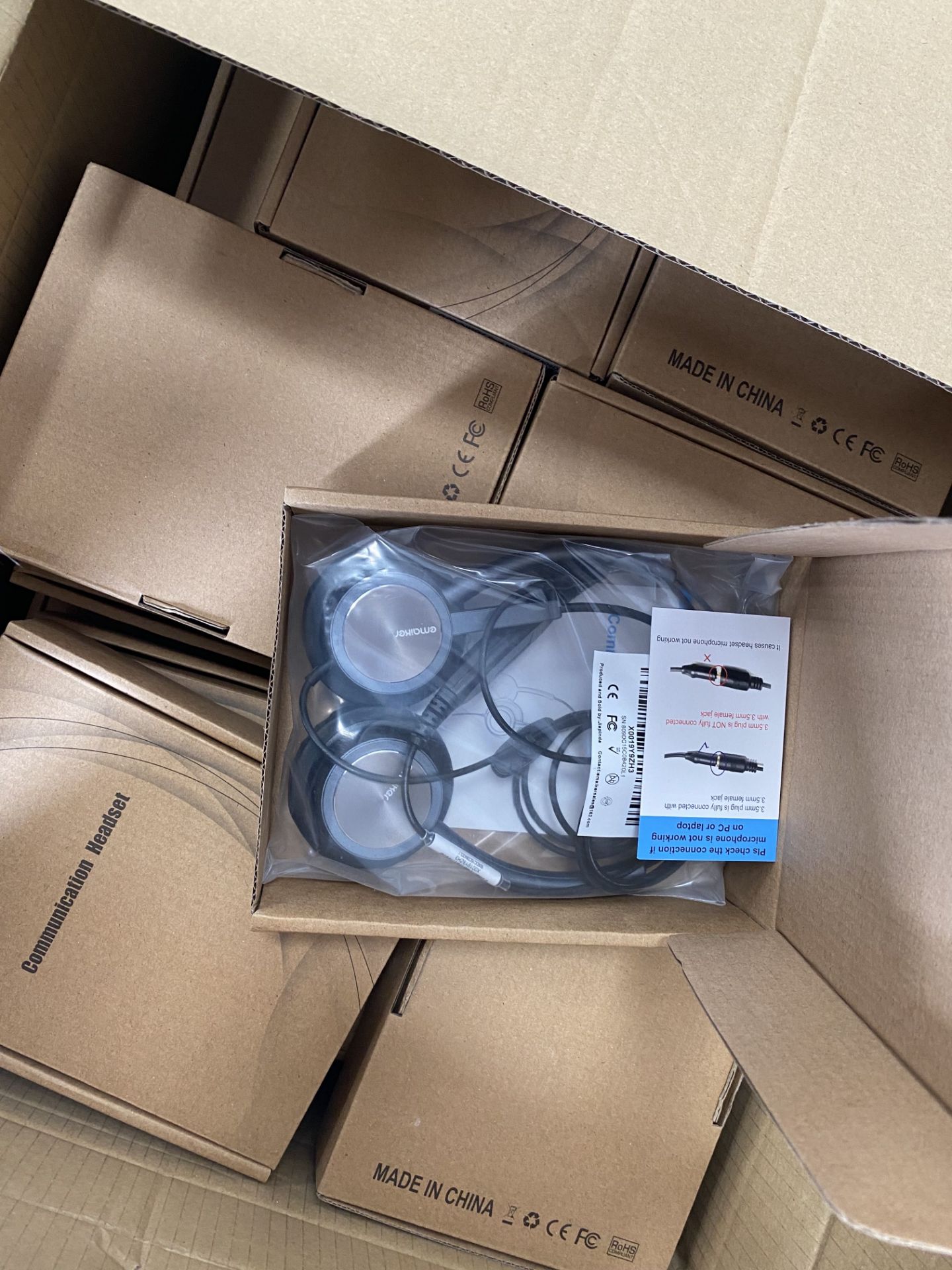 PALLET OF PHONE PC HEADSET WITH MIC APPROX 300PCS MIXED STYLE - Image 6 of 6