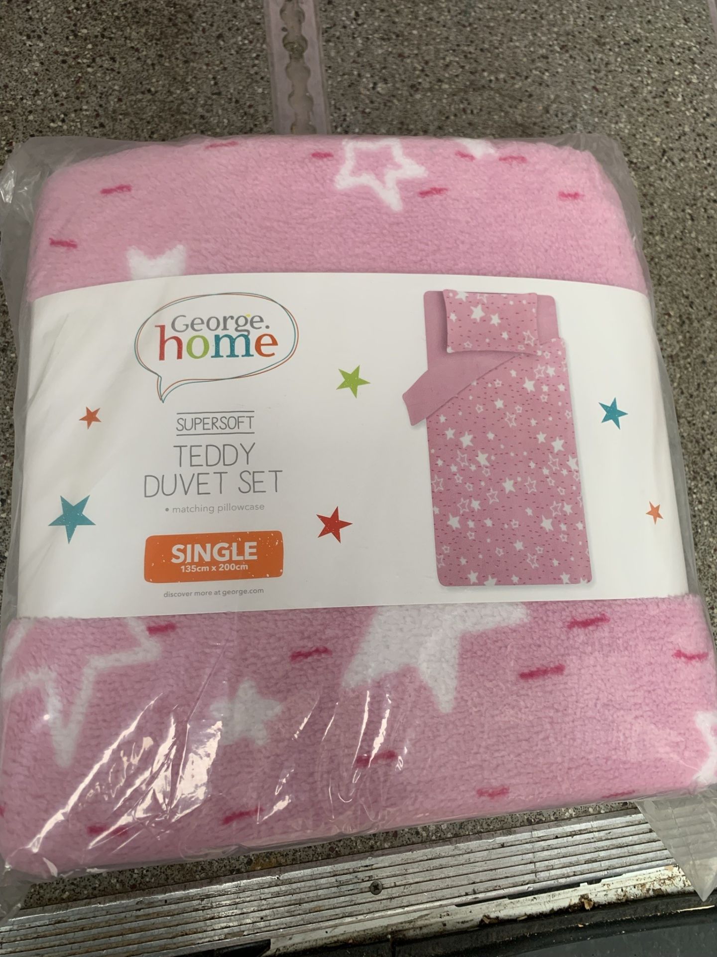 PALLET OF BRAND NEW APPROX 54 FLEECE REVERSBLE SINGLE DUVET SETS RRP:£19.99 EACH