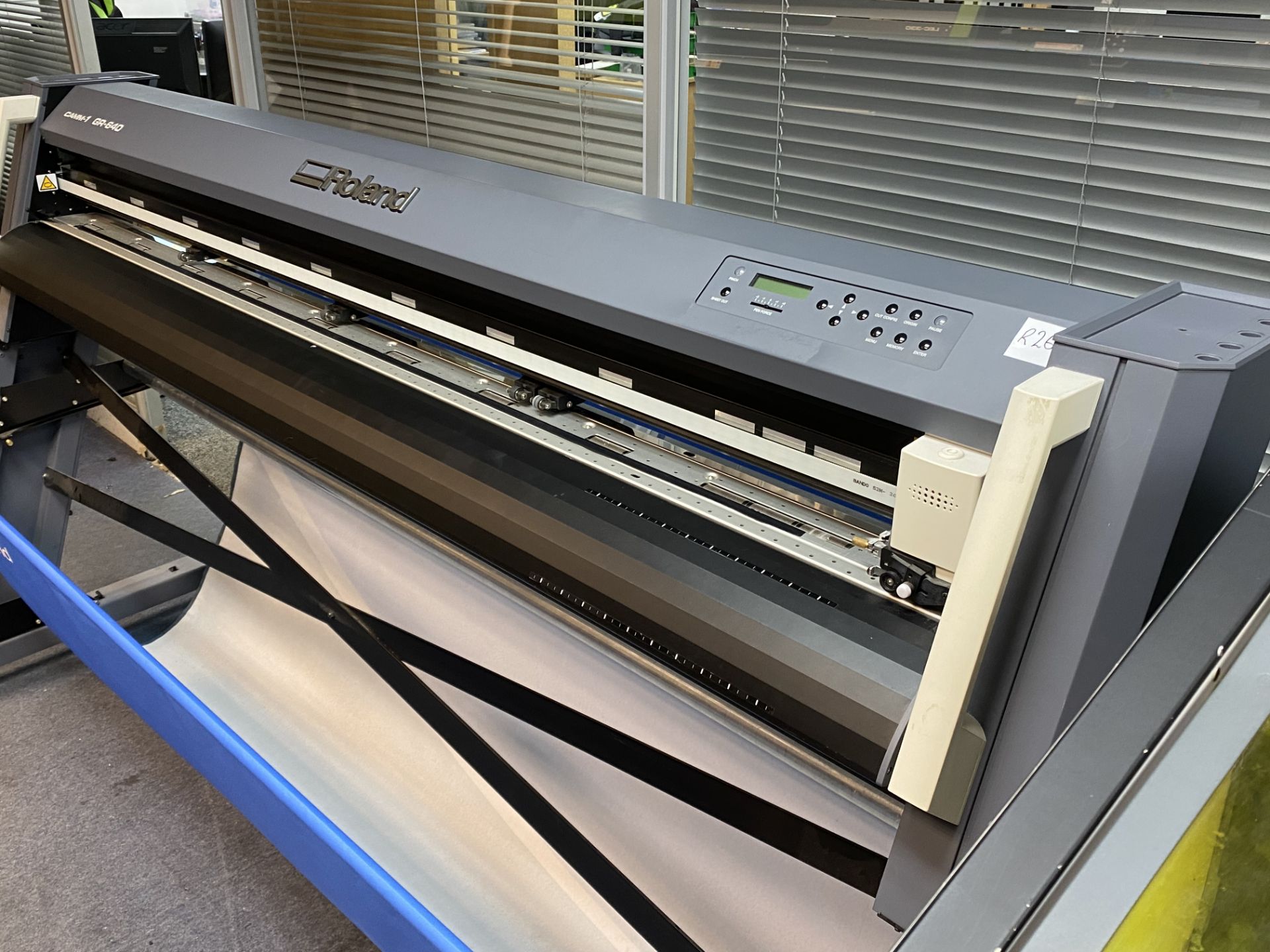 (R26) ROLAND GR-640 CAMM-1 1600MM WIDE VINYL CUTTER PLOTTER - Image 2 of 3