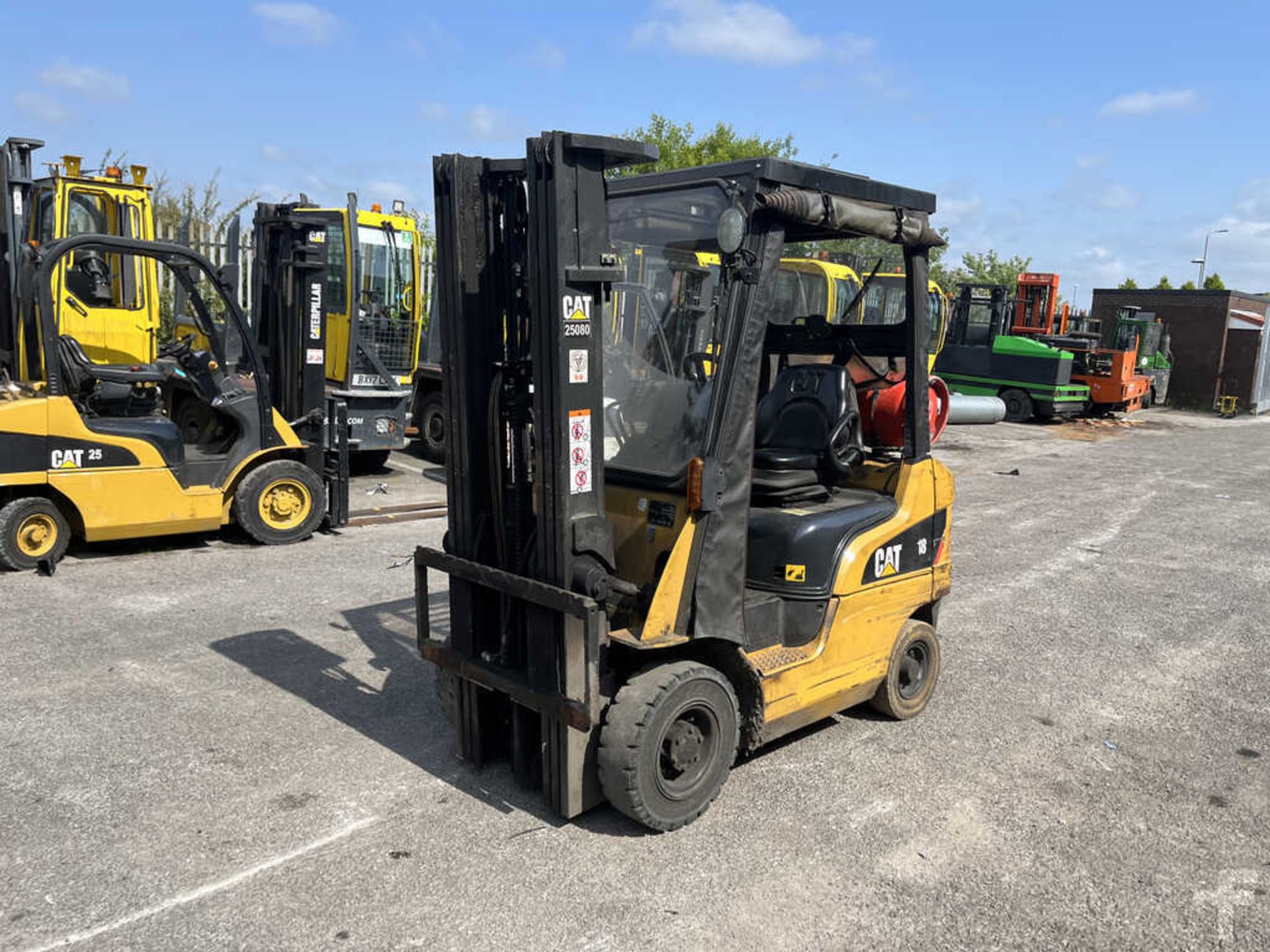 LPG FORKLIFTS CAT LIFT TRUCKS GP18NT - Image 2 of 7