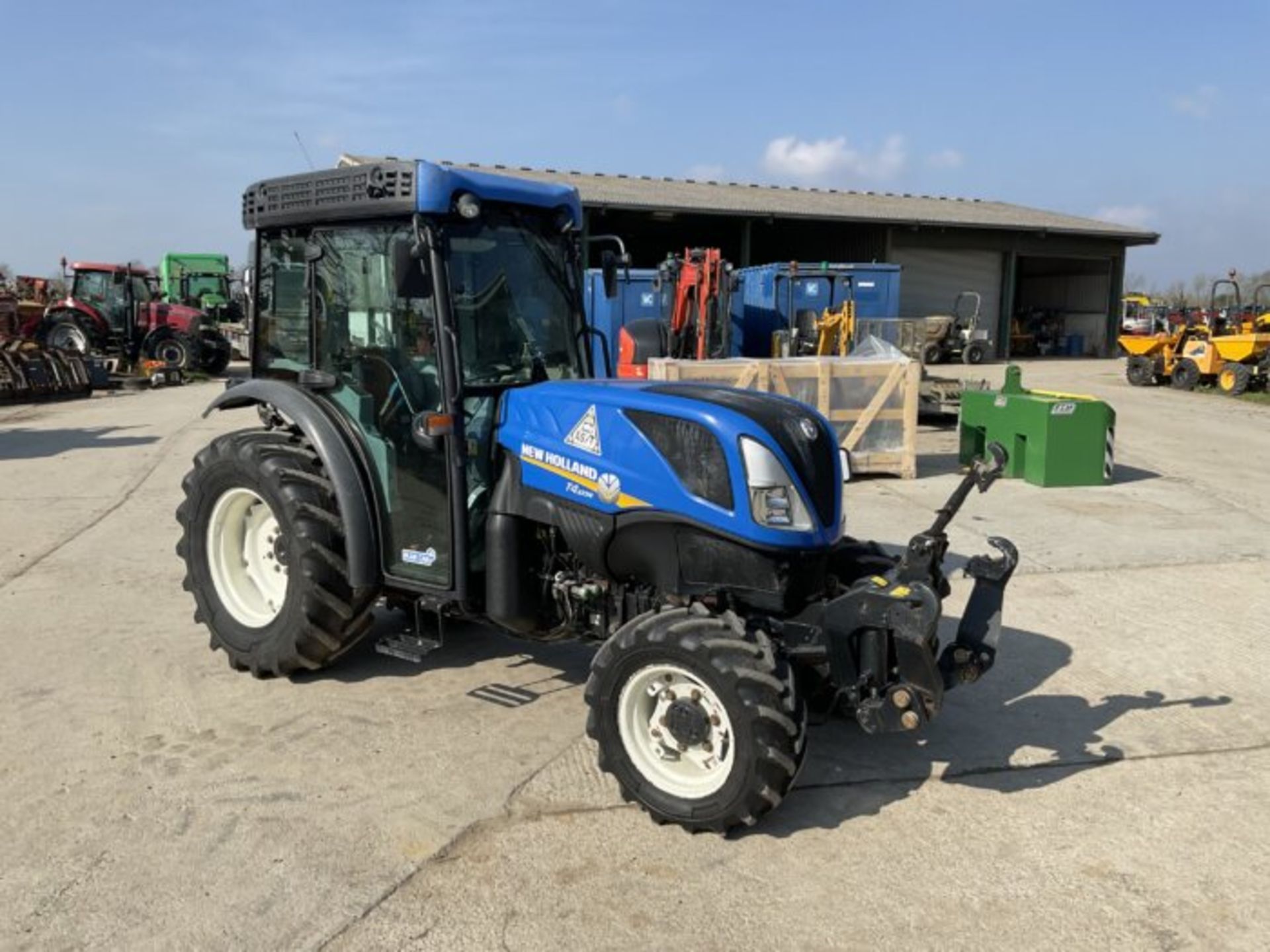 YEAR 2018 NEW HOLLAND T4.100N. FRONT LINKAGE. FRONT P.T.O. SUPER STEER. 3 SPOOLS. AIR CON - Image 4 of 11