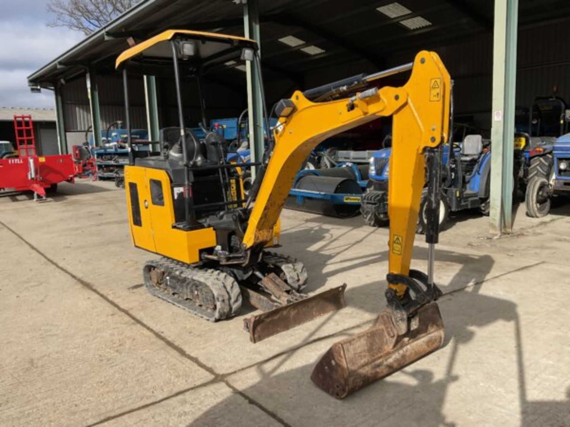 2019 JCB 15C-1 - Image 5 of 8