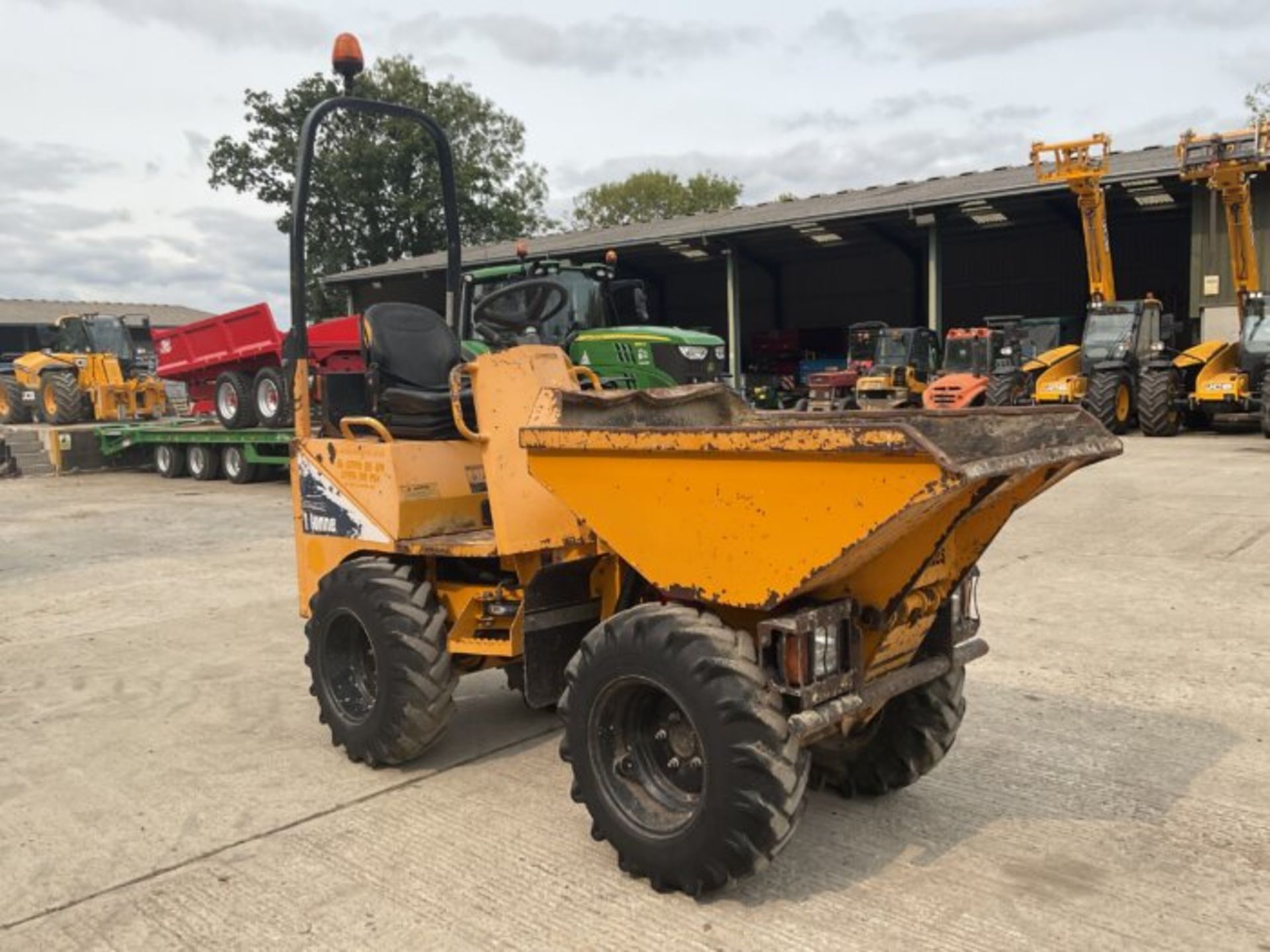 THWAITES MACH 201 TONNE STRAIGHT TIP DUMPER. - Image 4 of 9