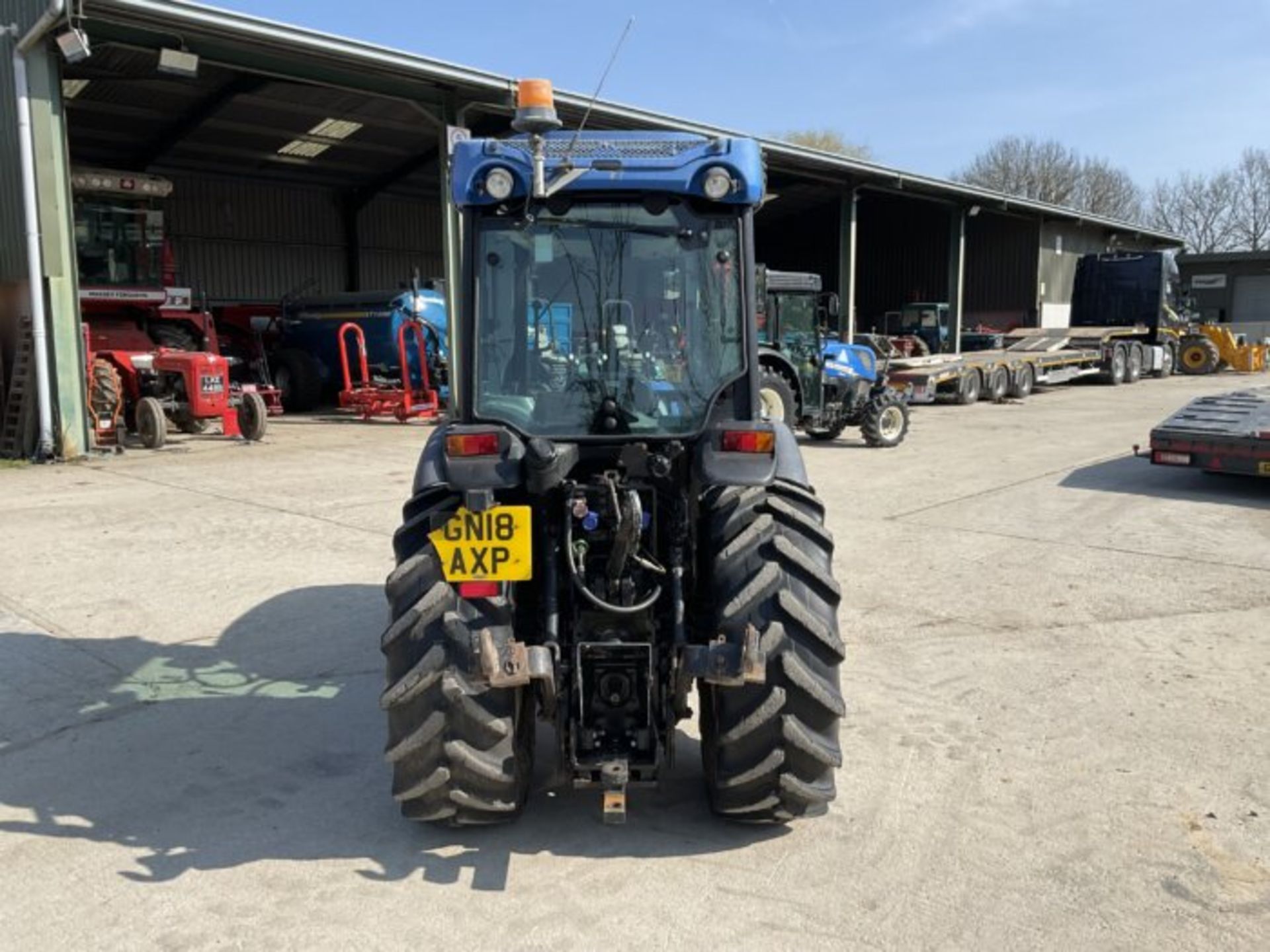 YEAR 2018 NEW HOLLAND T4.100N. FRONT LINKAGE. FRONT P.T.O. SUPER STEER. 3 SPOOLS. AIR CON - Image 7 of 11
