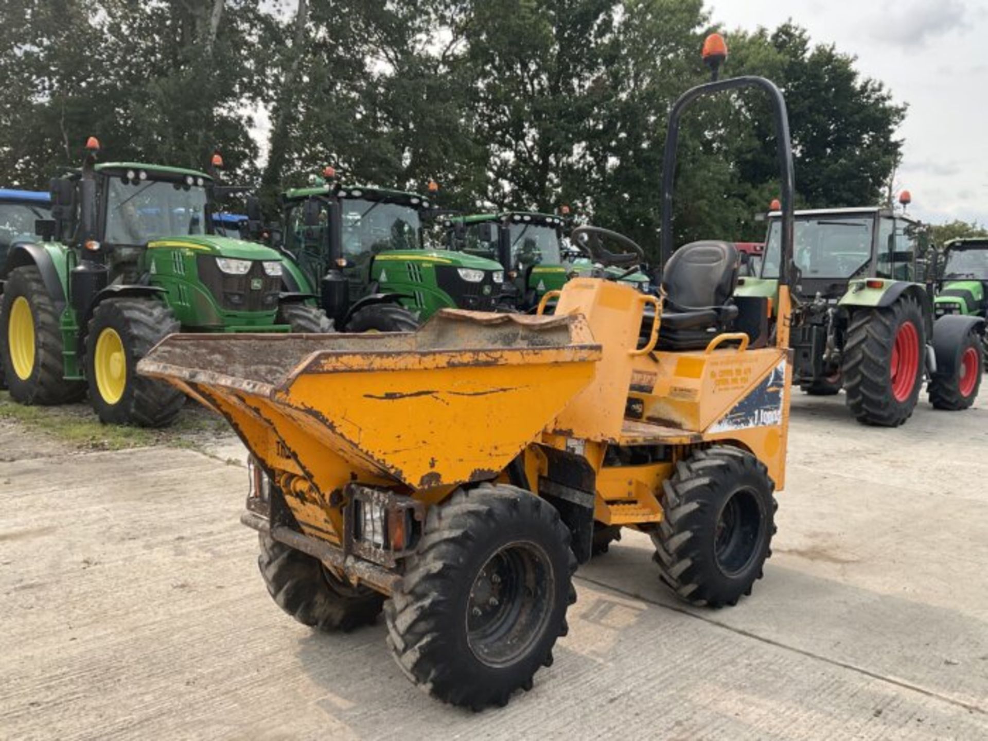 THWAITES MACH 201 TONNE STRAIGHT TIP DUMPER. - Image 2 of 9