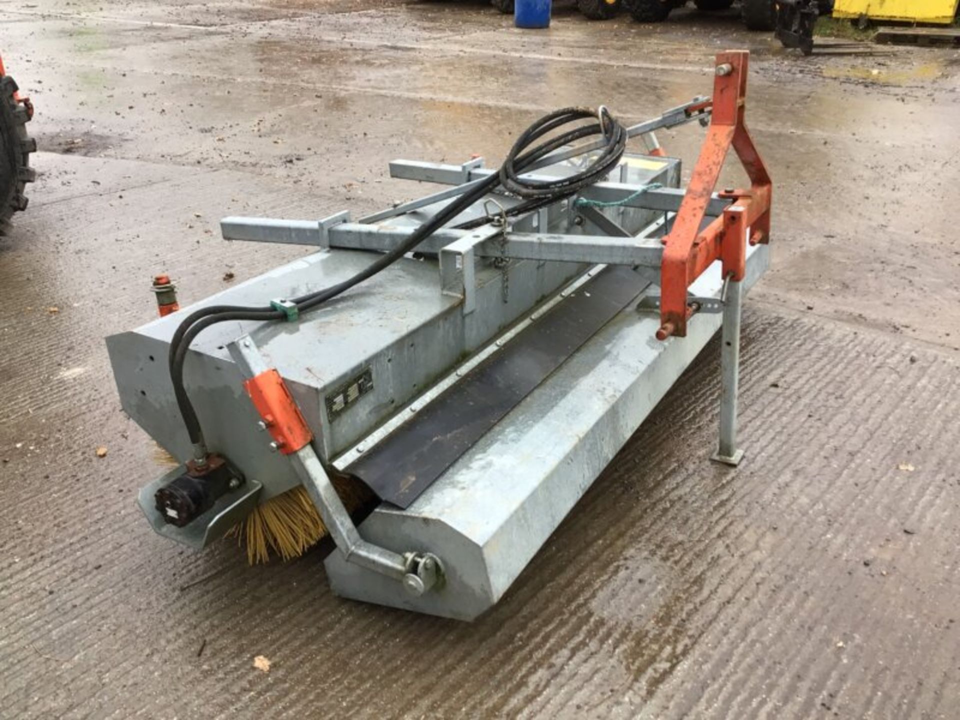 2011 SUTON ECO230 ROAD SWEEPER - Bild 3 aus 5