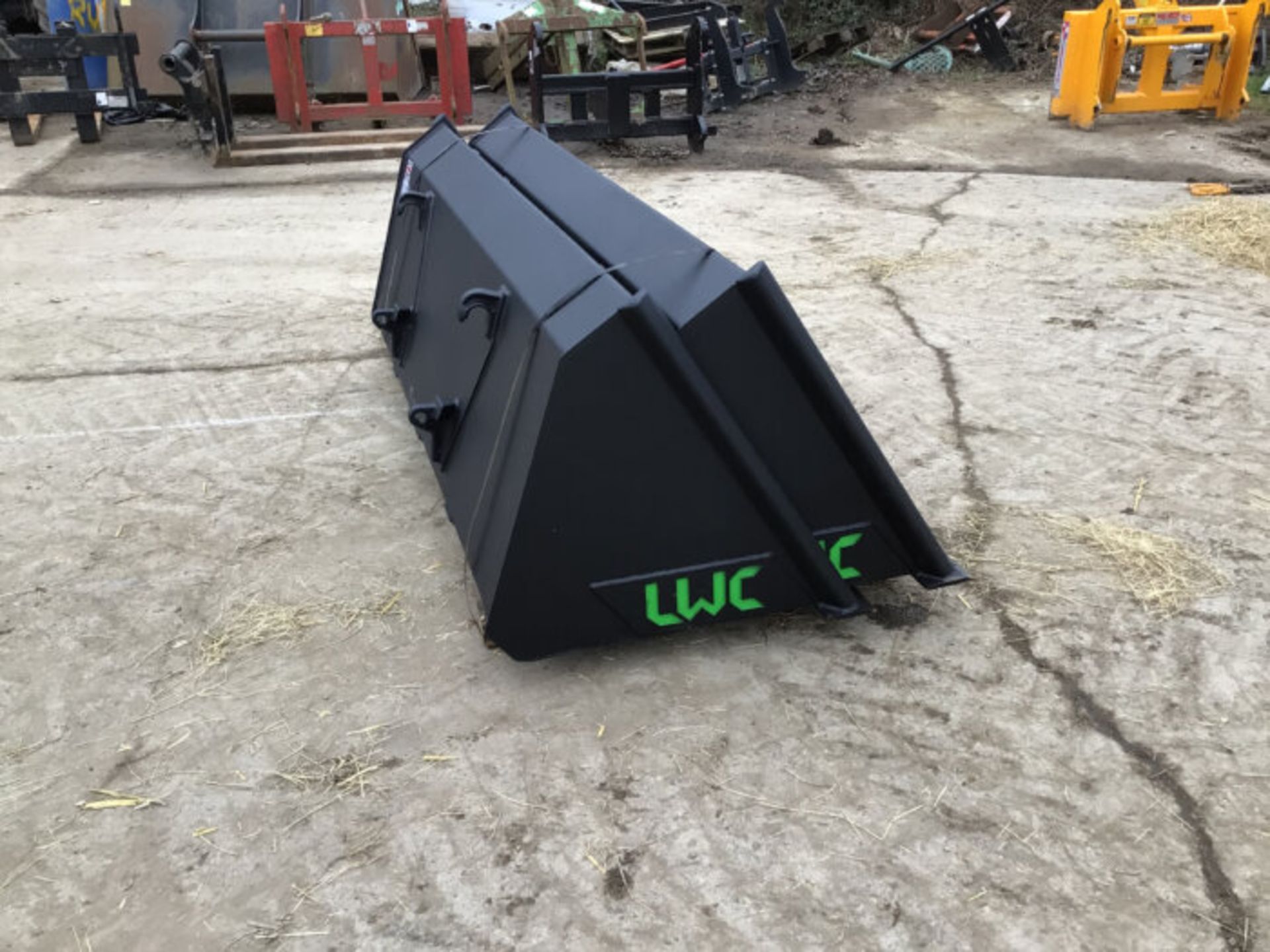 NEW LWC 7FT BUCKET. 5 SERIES’S EURO BUCKET - Image 7 of 7