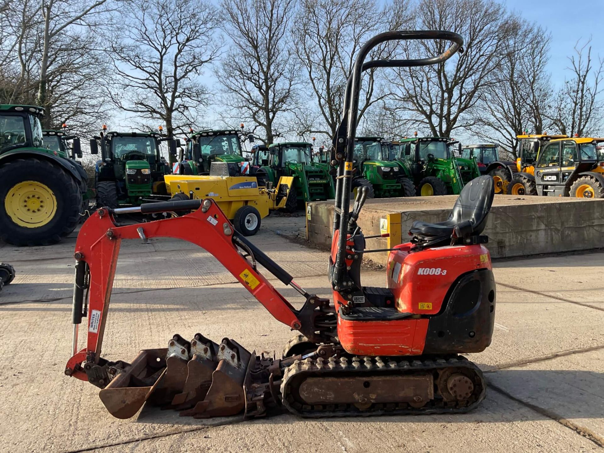 YEAR 2018 KUBOTA K008-3. RUBBER/EXPANDING TRACKS