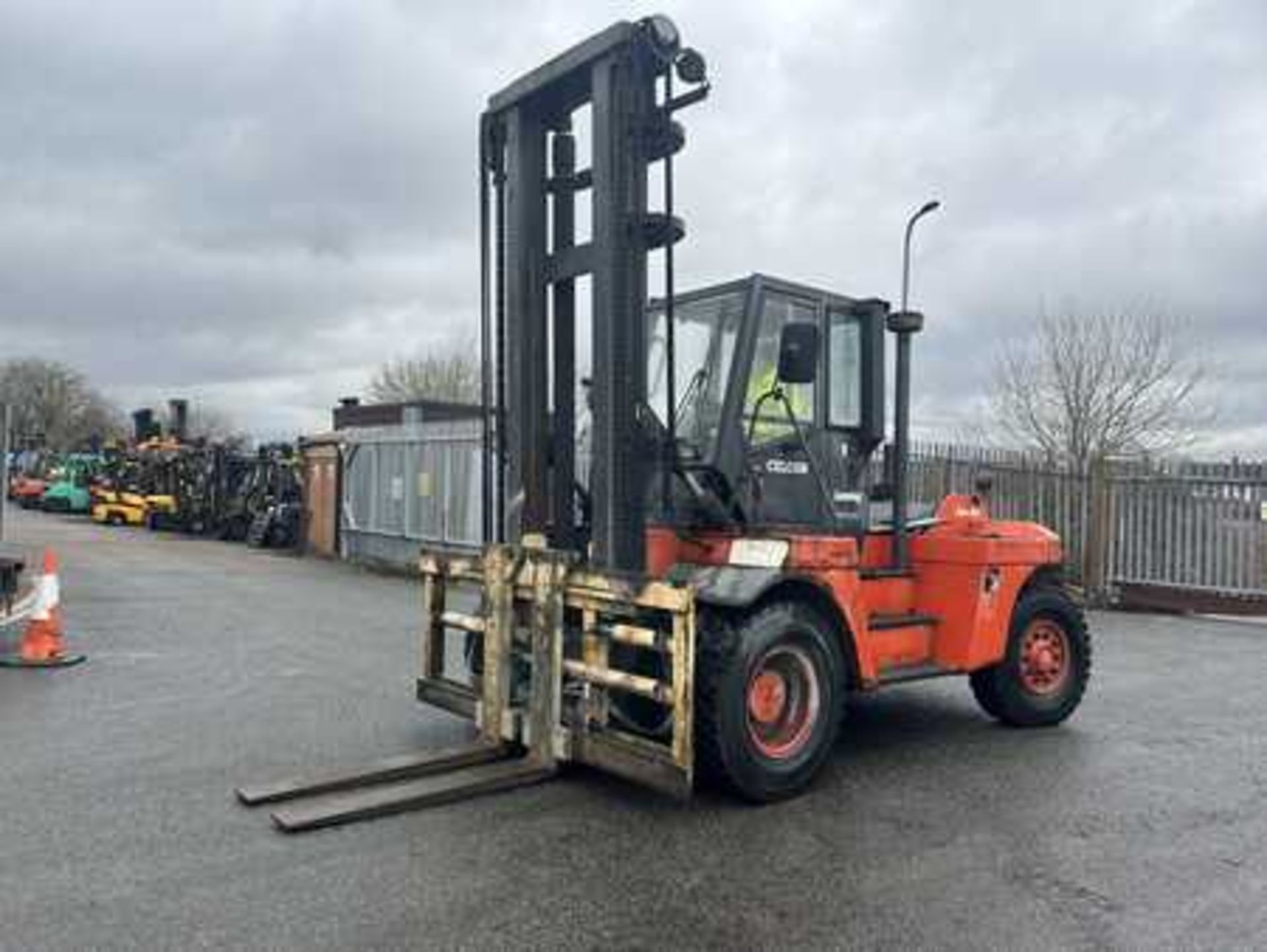 DIESEL FORKLIFTS LINDE H100D - Image 2 of 6