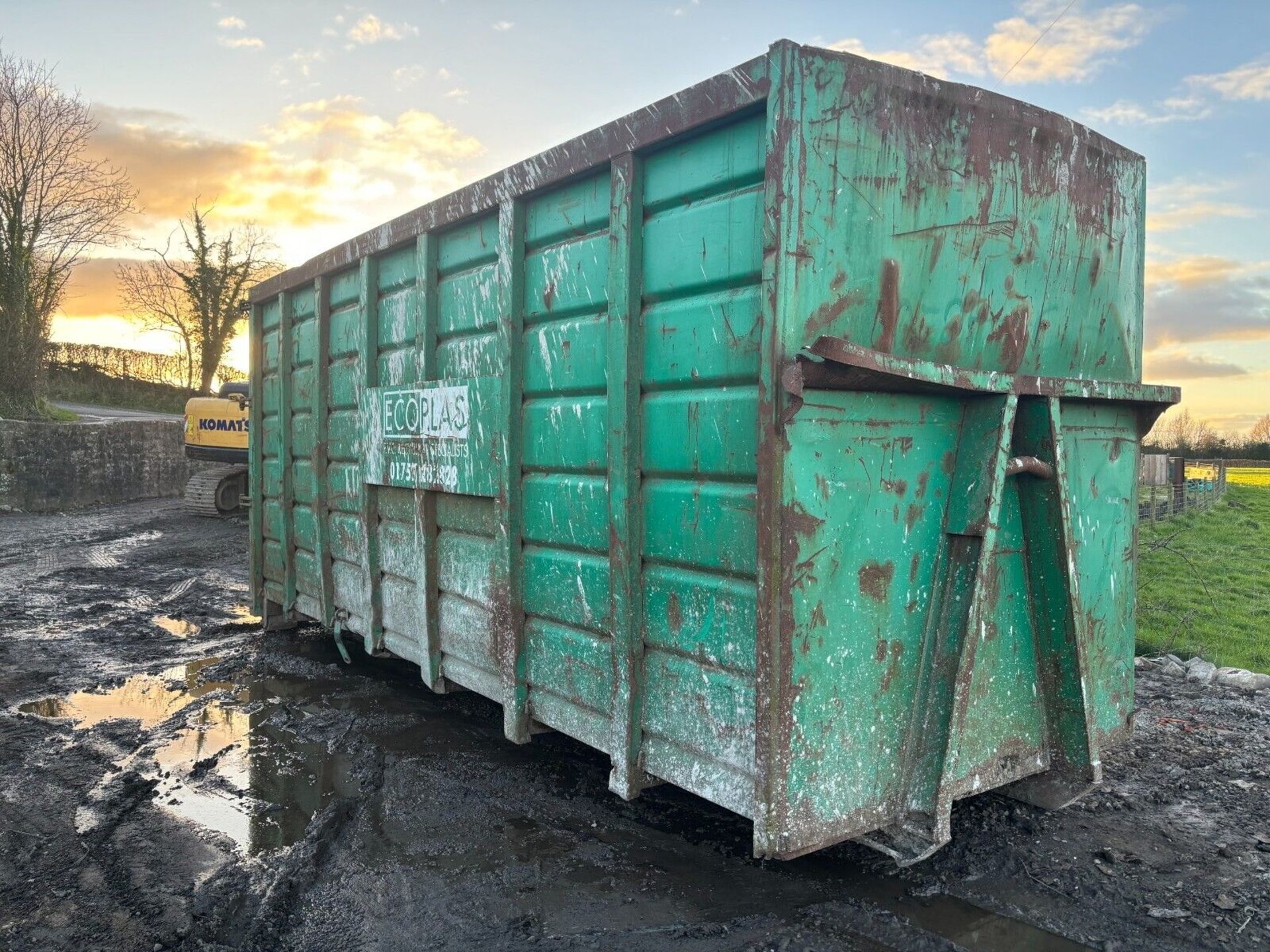 EFFICIENT HAULING: 45-YARD HOOKLIFT BIN, READY TO ROLL - Bild 9 aus 10