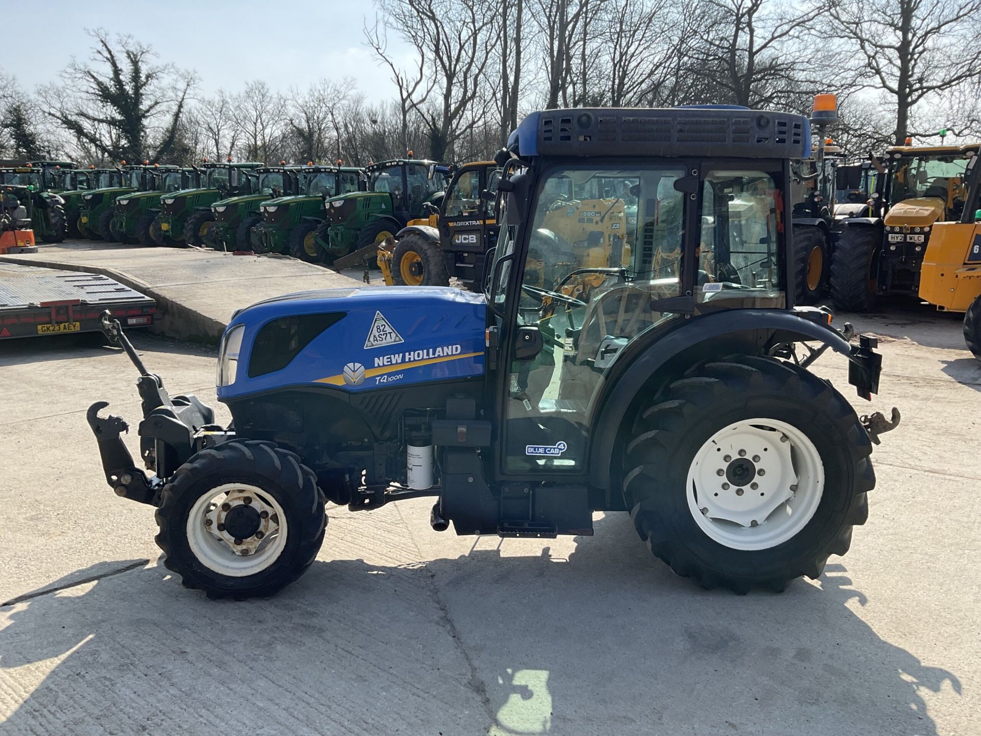YEAR 2018 NEW HOLLAND T4.100N. FRONT LINKAGE. FRONT P.T.O. SUPER STEER. 3 SPOOLS. AIR CON