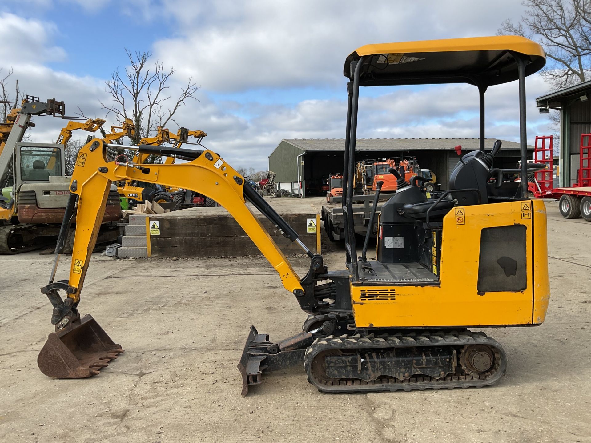 2019 JCB 15C-1 - Bild 9 aus 9