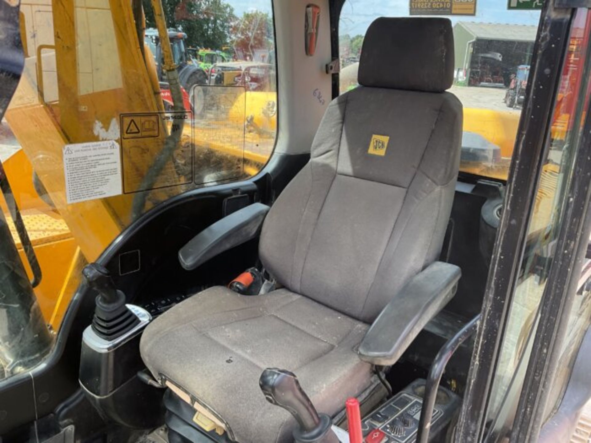 2014 JCB JS 145 LC - Bild 6 aus 10