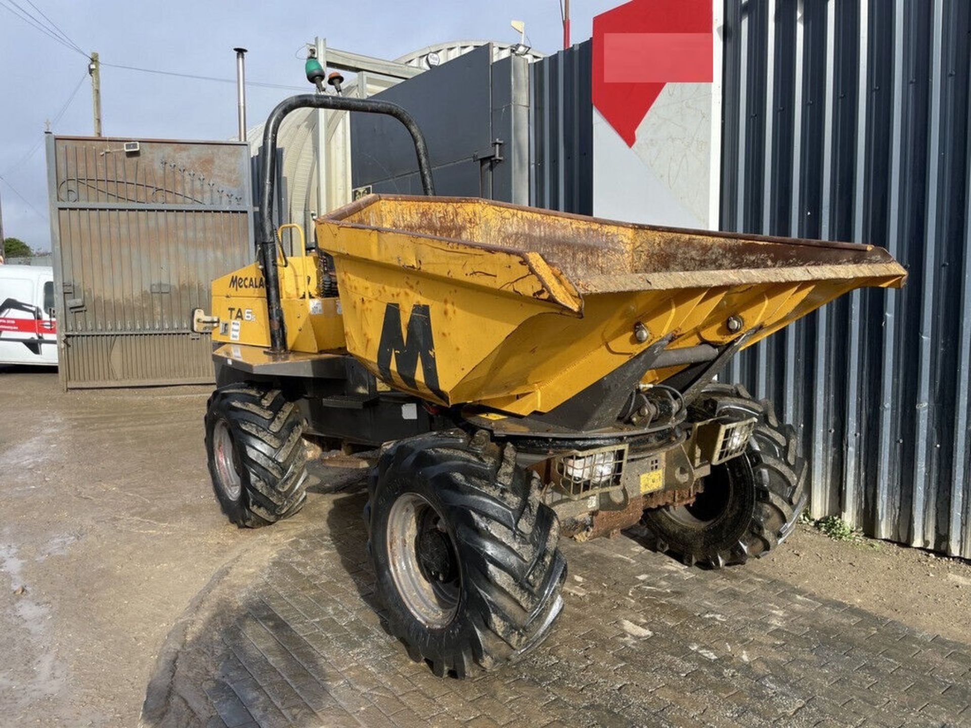 2018 MECALAC TA6S 6 TON SWIVEL DUMPER - Image 2 of 9