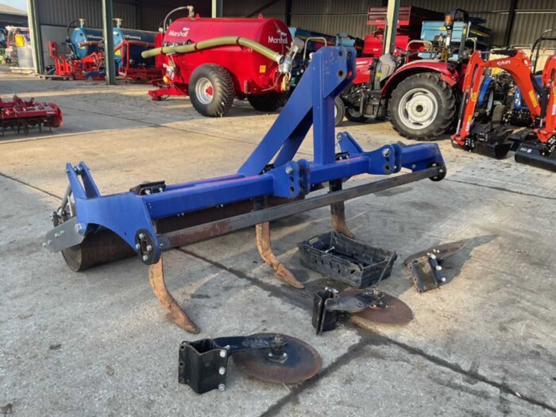 JSA 3 LEGGED SUBSOILER WITH CUTTING DISKS AND ROLLER. - Image 2 of 8