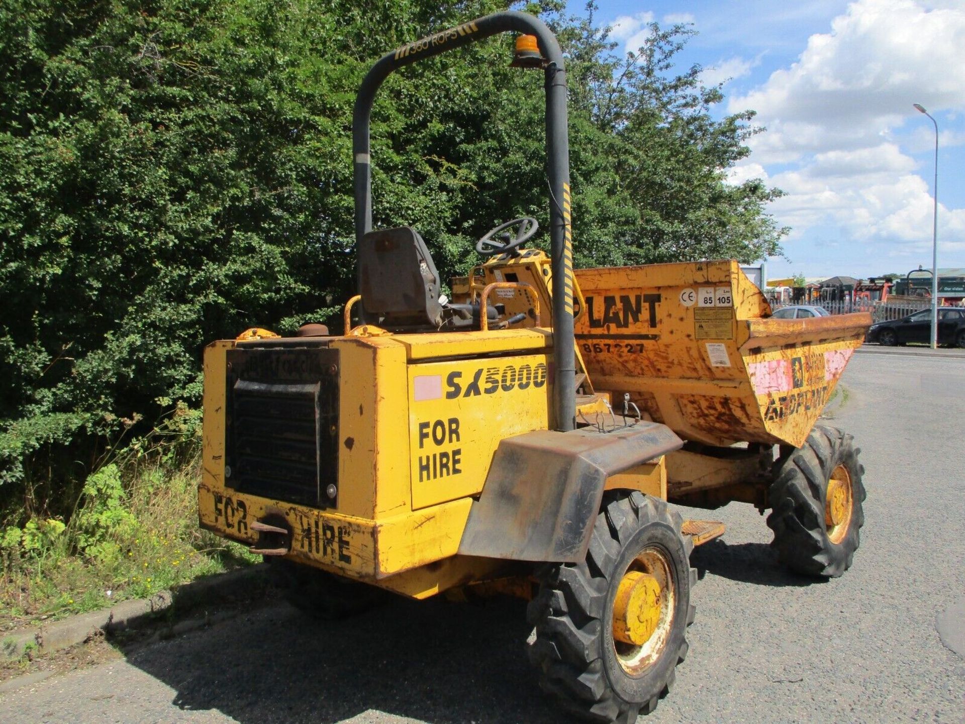 BARFORD 5 TON DUMPER: POWER AND PRECISION - Image 8 of 11