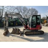 2018 TAKEUCHI TB260. 4 BUCKETS. HYDRAULIC QUICK HITCH