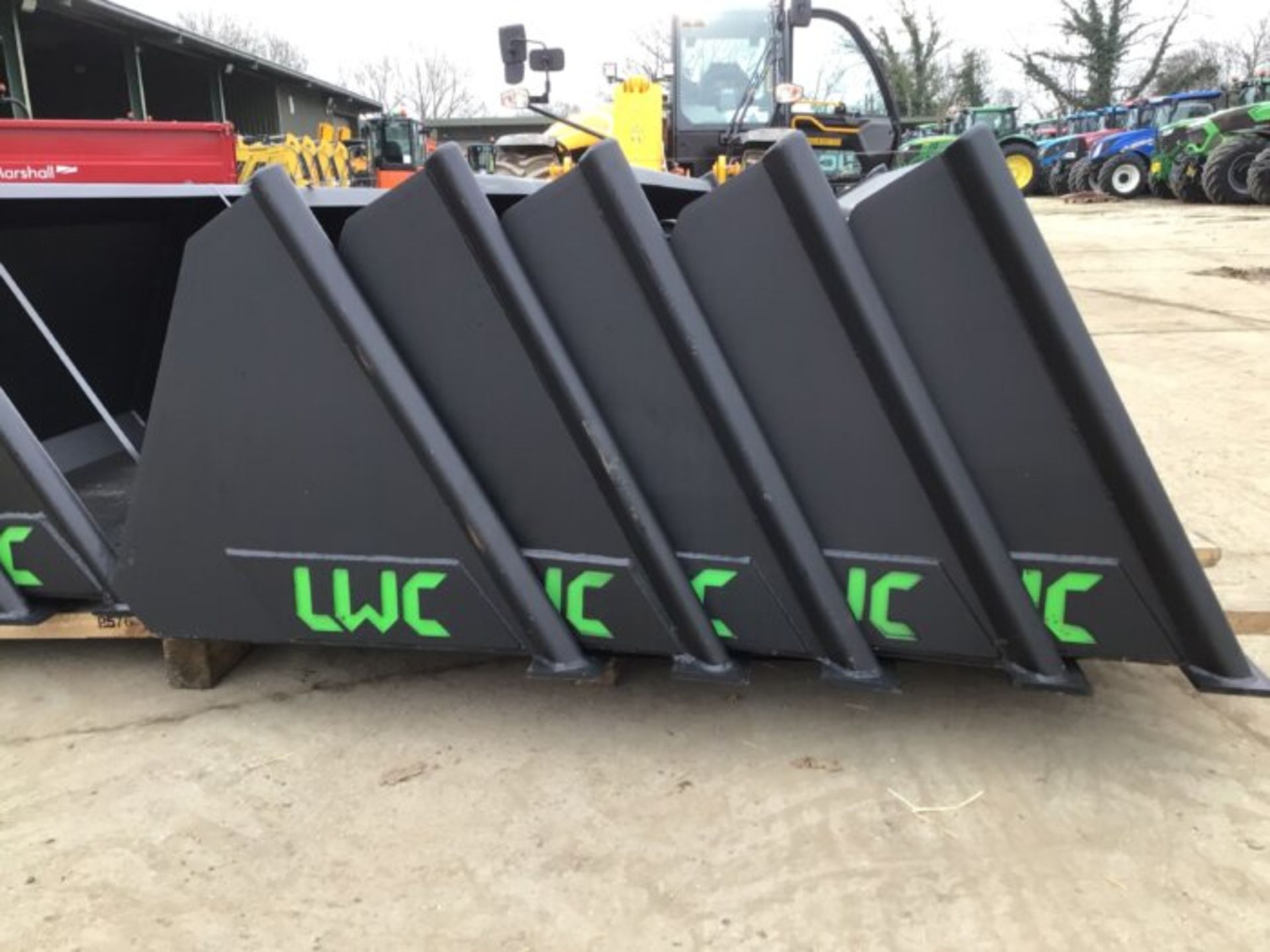 NEW LWC 6FT 5MM LOADER BUCKET - Bild 4 aus 4