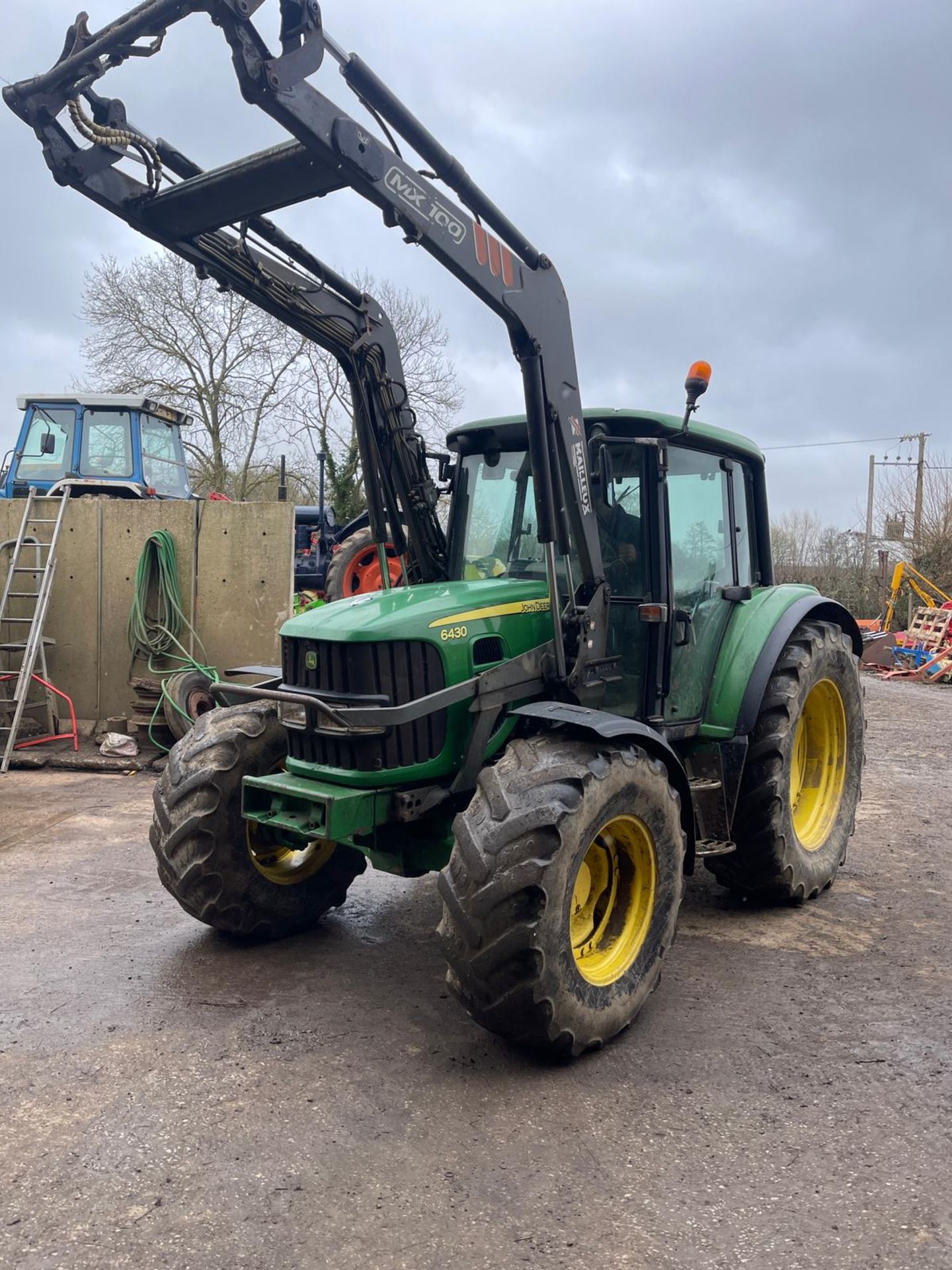 2009 JOHN DEERE 6430 LOADER - Image 2 of 22