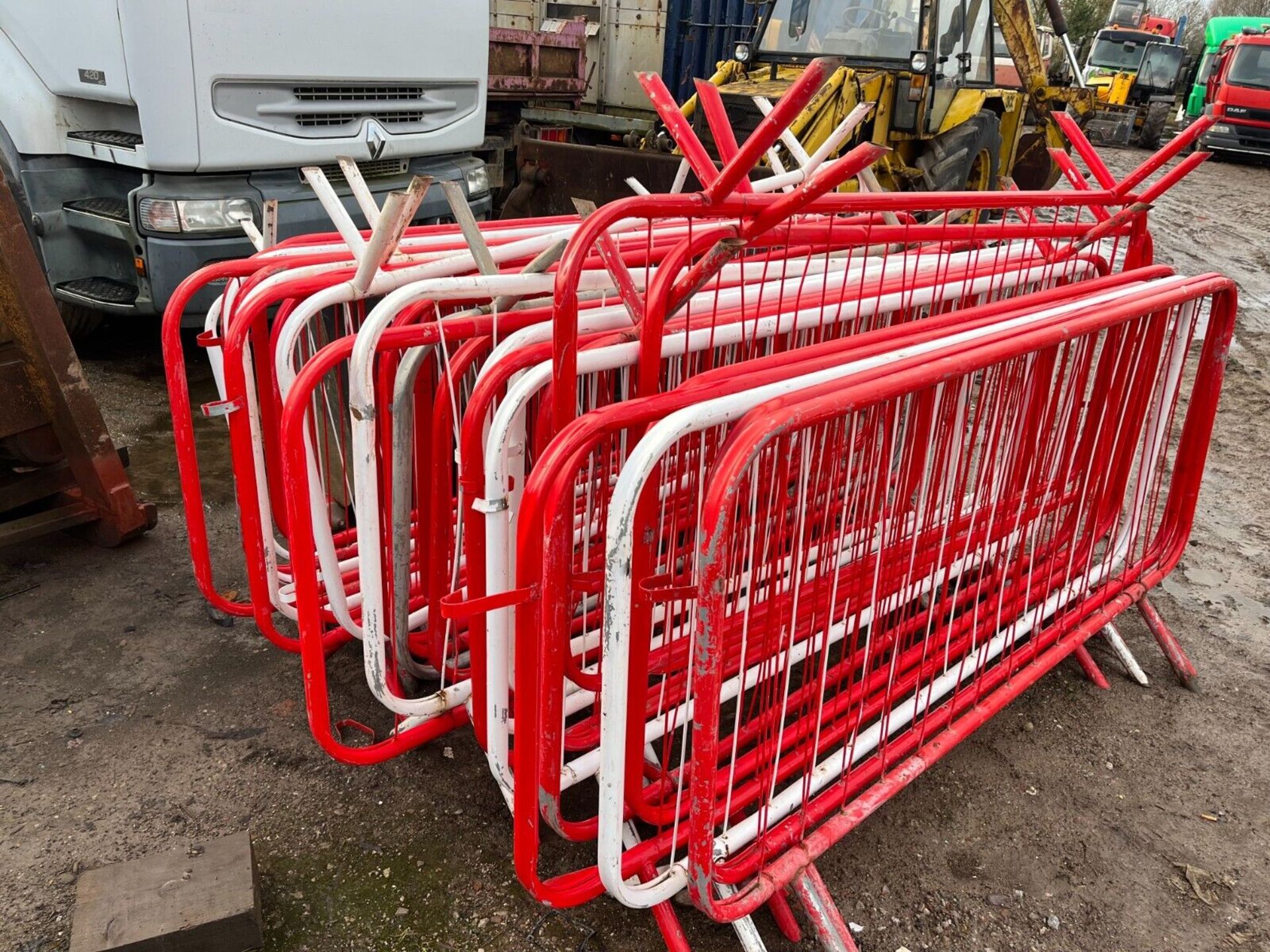 30 X USED CROWD SAFETY BARRIERS - Image 2 of 3