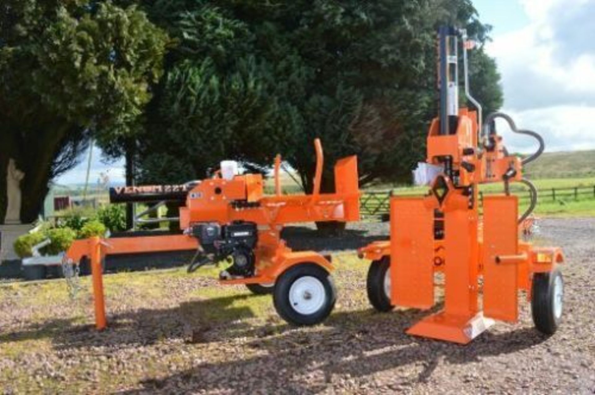 NEW POWERFUL LOG PROCESSING: 25T SPLITTER FOR 23-INCH LOGS